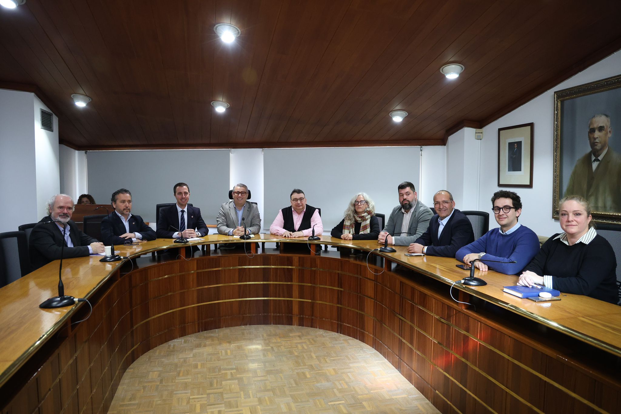 Trobada amb els portaveus muncipals d'Inca a la sala de plens.