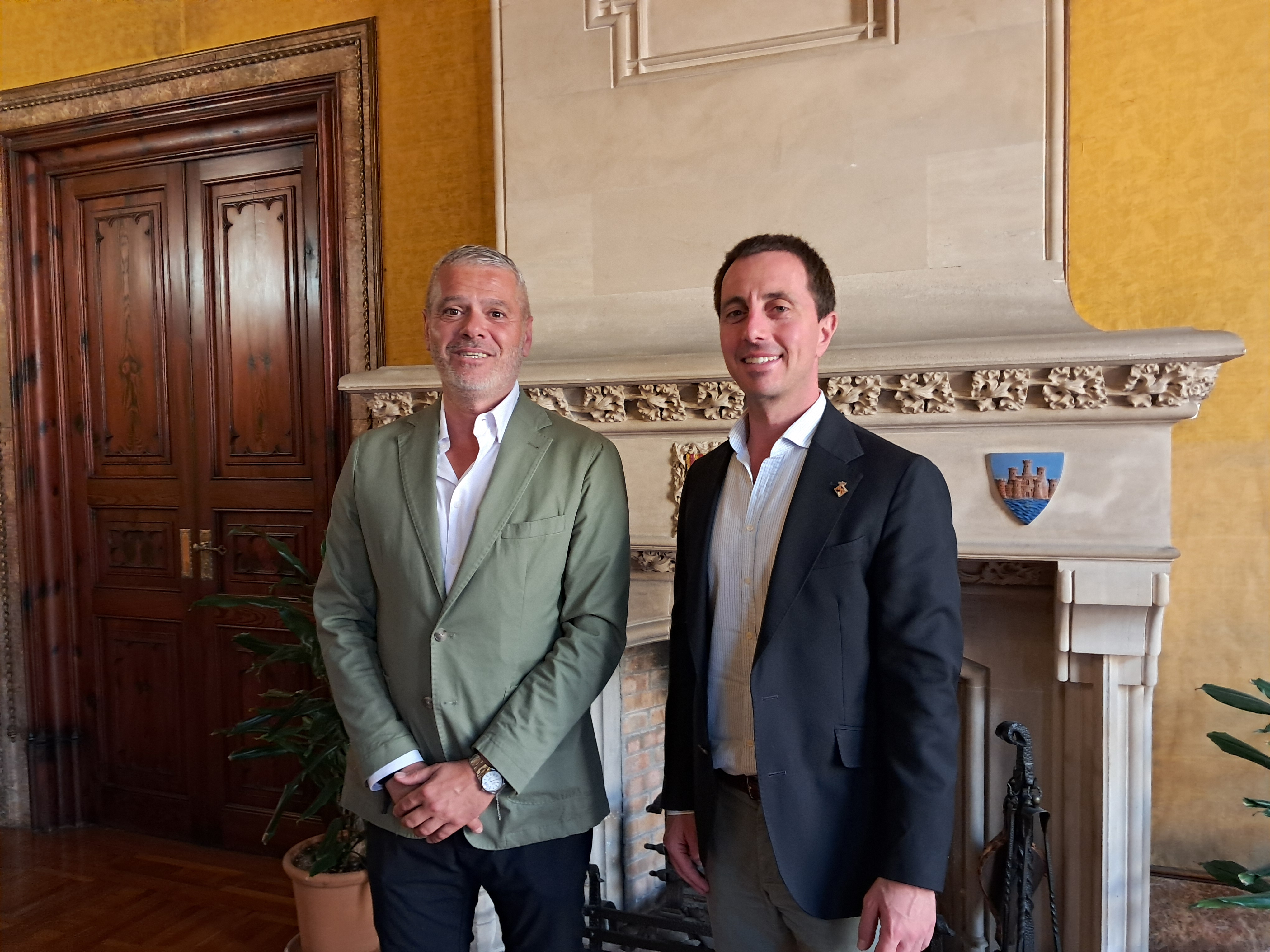 El president del Consell de Mallorca, Llorenç Galmés, rep el president de la Federació de Futbol de les Illes Balears, Jordi Horrach.
