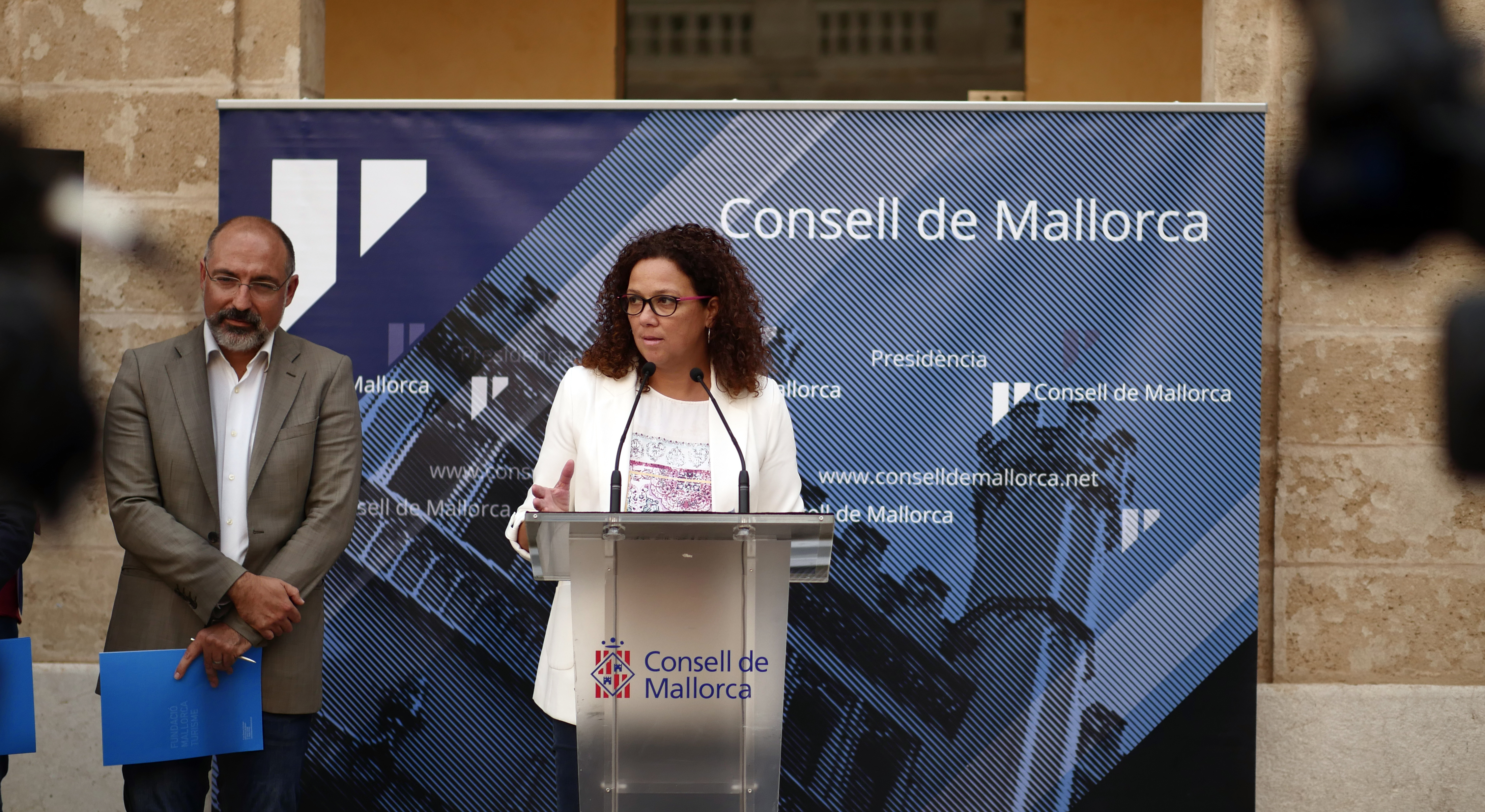 La presidenta Cladera explica el Pla de Xoc de Promoció Turística per fer front a la fallida de Thomas Cook.