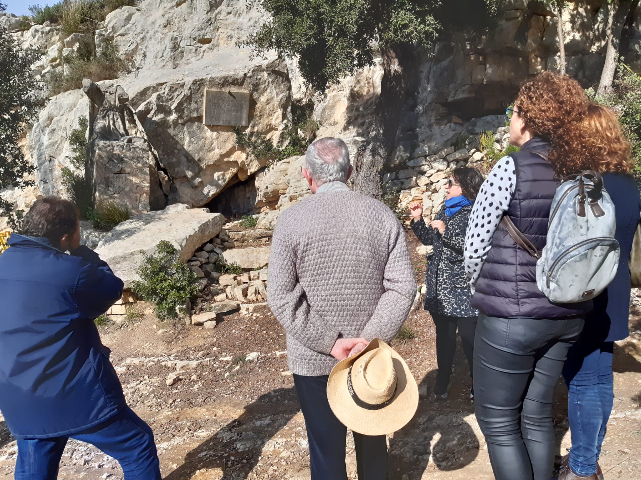 Visita Cova Ramon Llull nous cartells