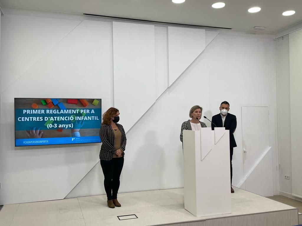 Presentació de les bases del primer Reglament per als Centres d'Atenció Infantil de nins i nines fins a tres anys.