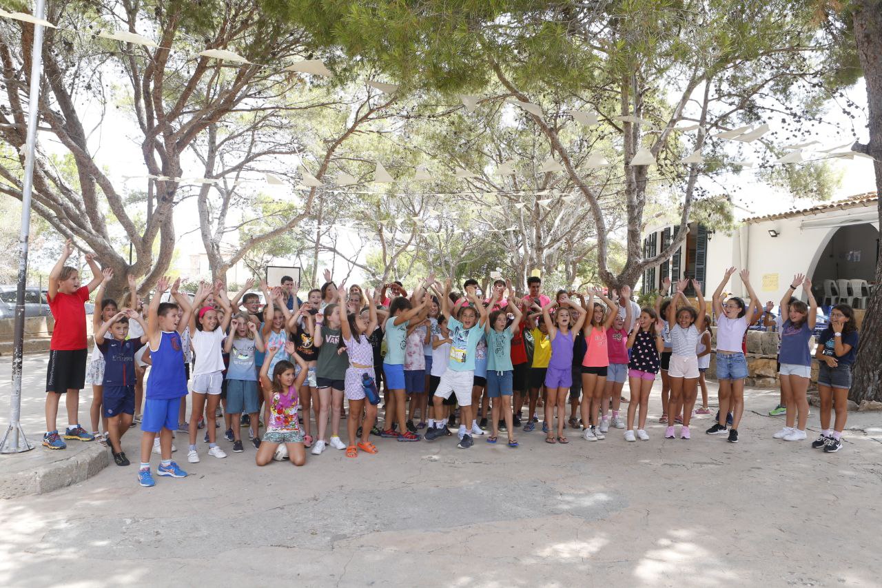 Visita a l'Acampaesport a la Colònia de Sant Pere.
