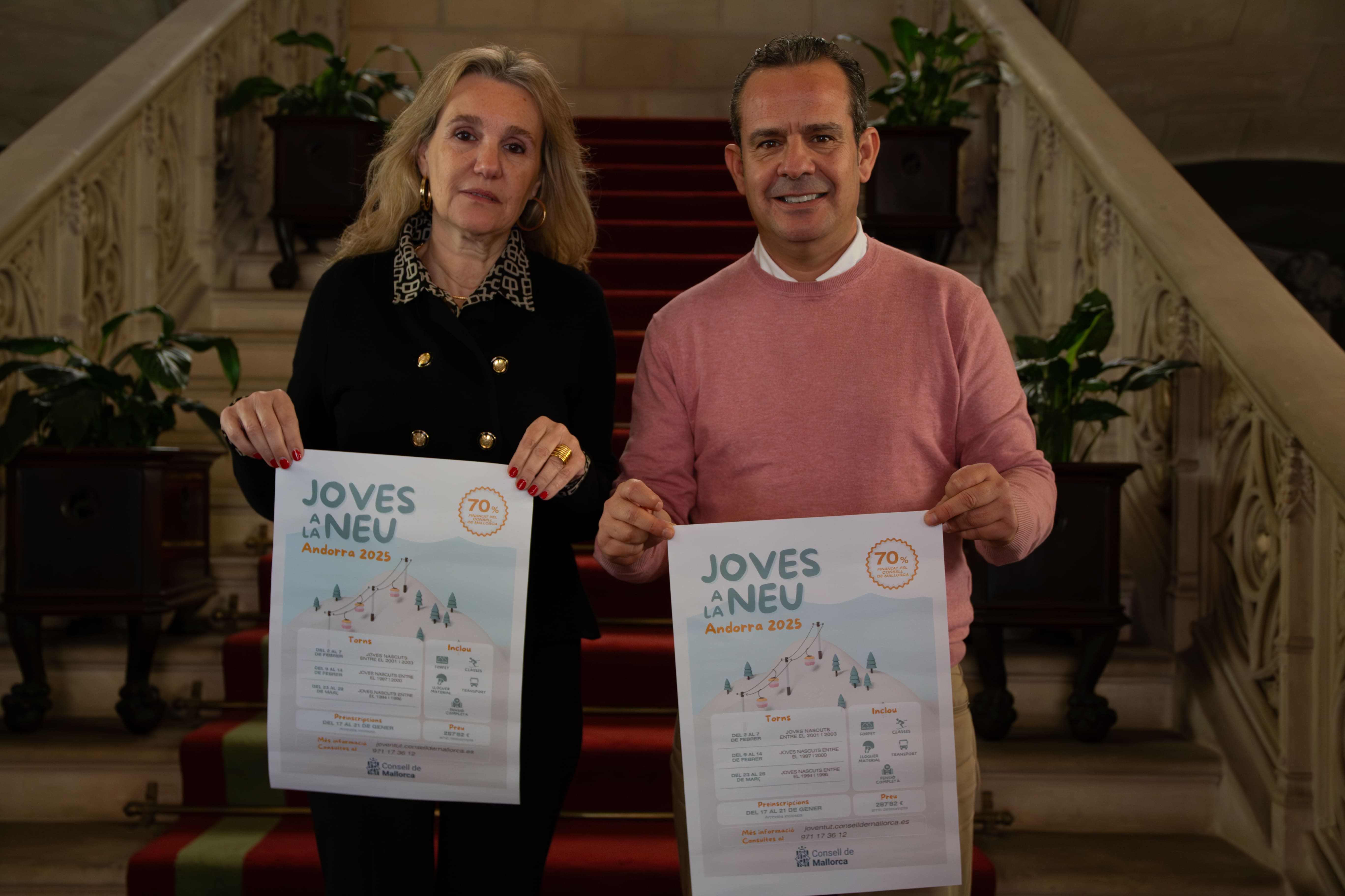 El conseller de Presidència, Toni Fuster, i la directora insular de Joventut i Participació, Carme Ripoll.