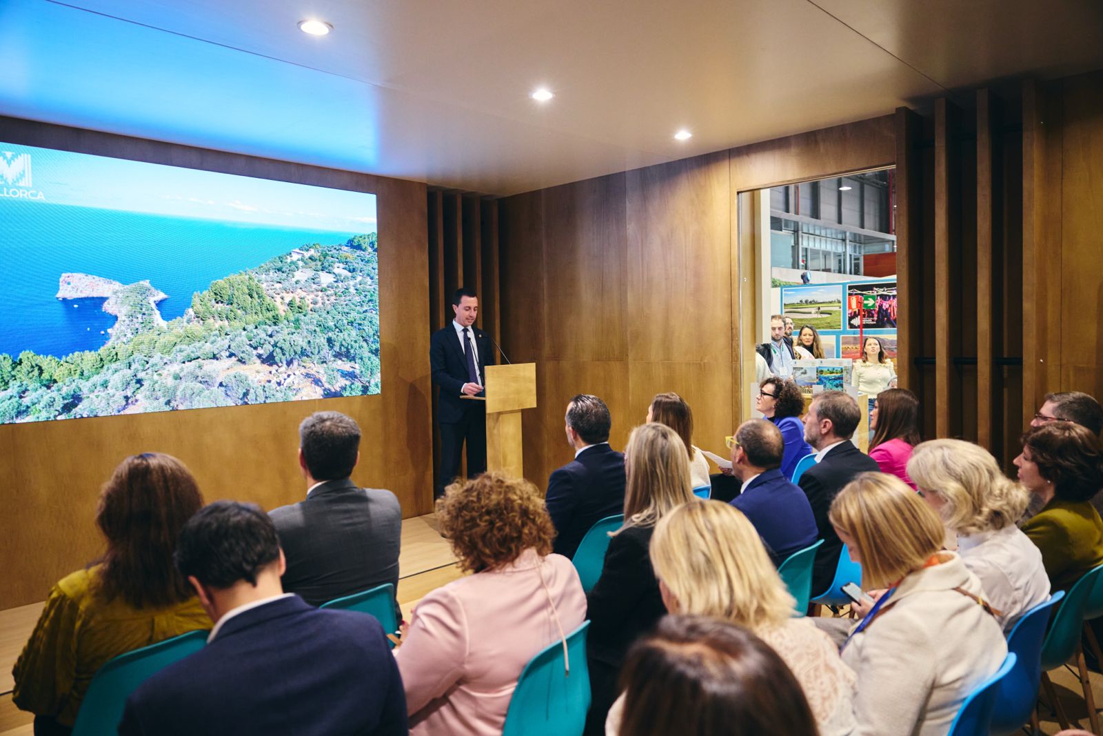 El Consell de Mallorca i United Airlines anuncien a Fitur l'ampliació del vol sense escales entre Palma i Nova York.
