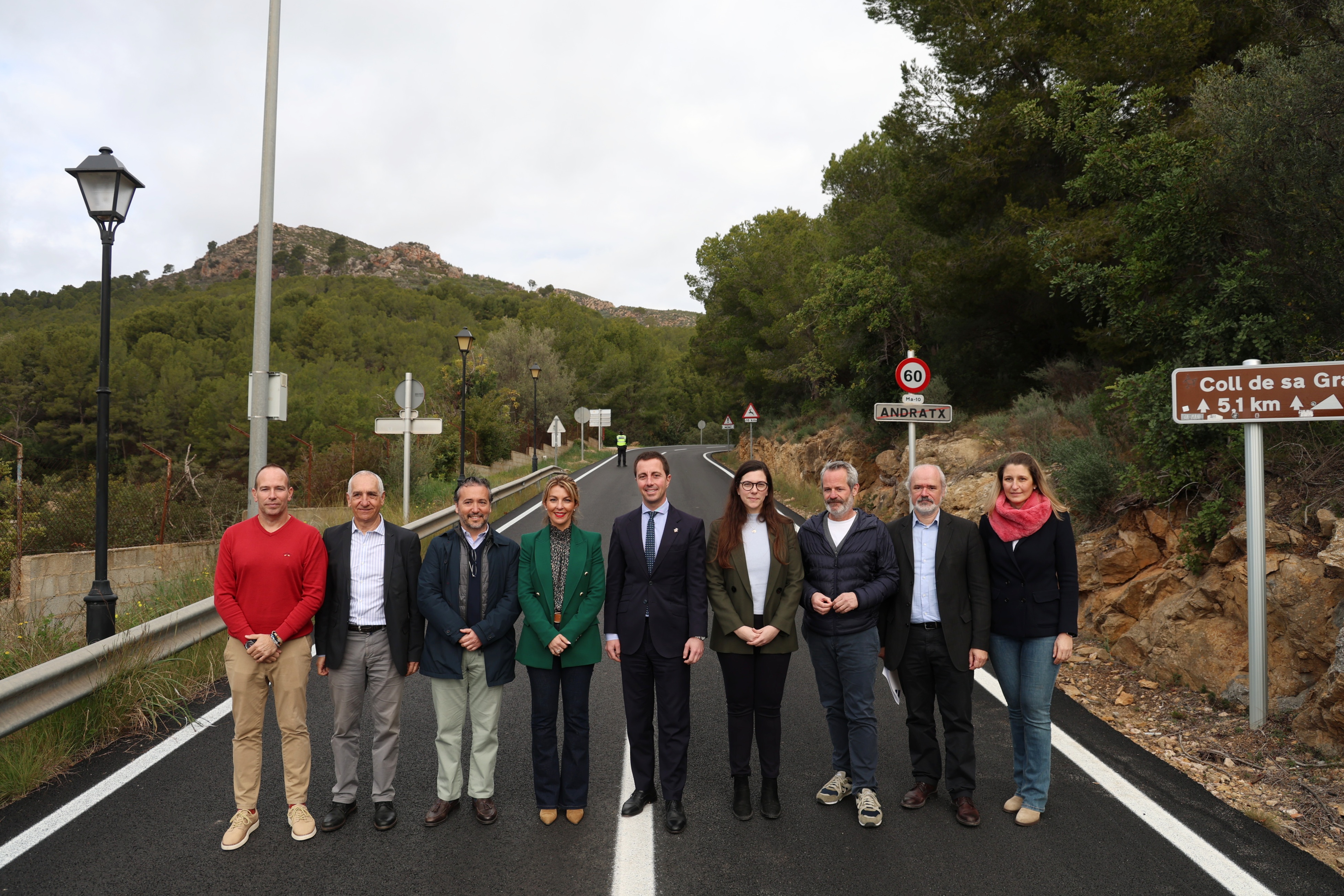 El president del Consell de Mallorca durant la presentació del darrer reforç de ferm realitzat a Andratx.