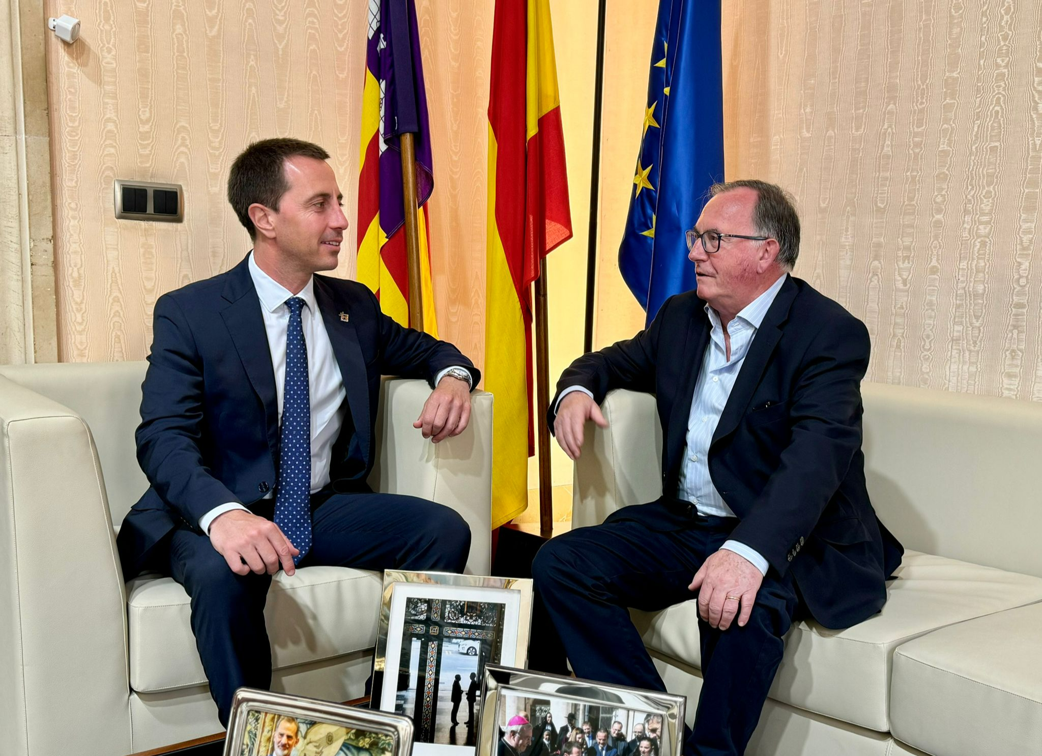 El presidente del Consell de Mallorca, Llorenç Galmés, recibe en audiencia al nuevo presidente del Consejo Económico y Social, Francesc Fiol.