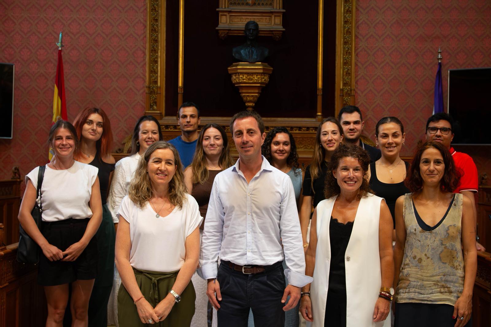 El president Galmés dona la benvinguda a onze joves qualificats que es van incorporar al Consell de Mallorca i a l’IMAS.