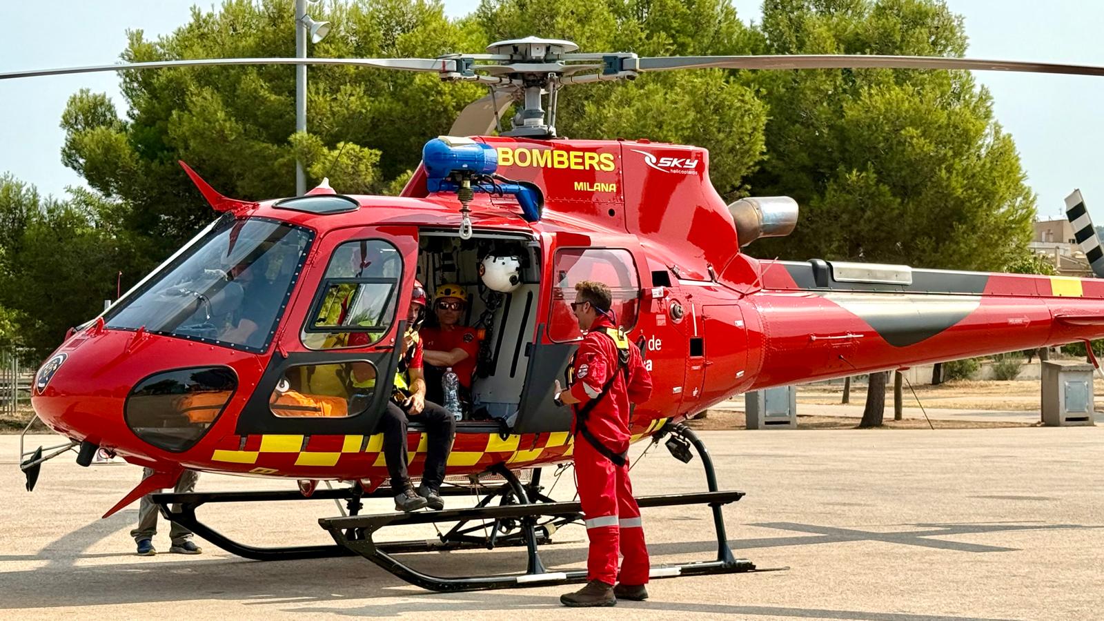 L'helicòpter dels Bombers de Mallorca <em>Milana</em>.