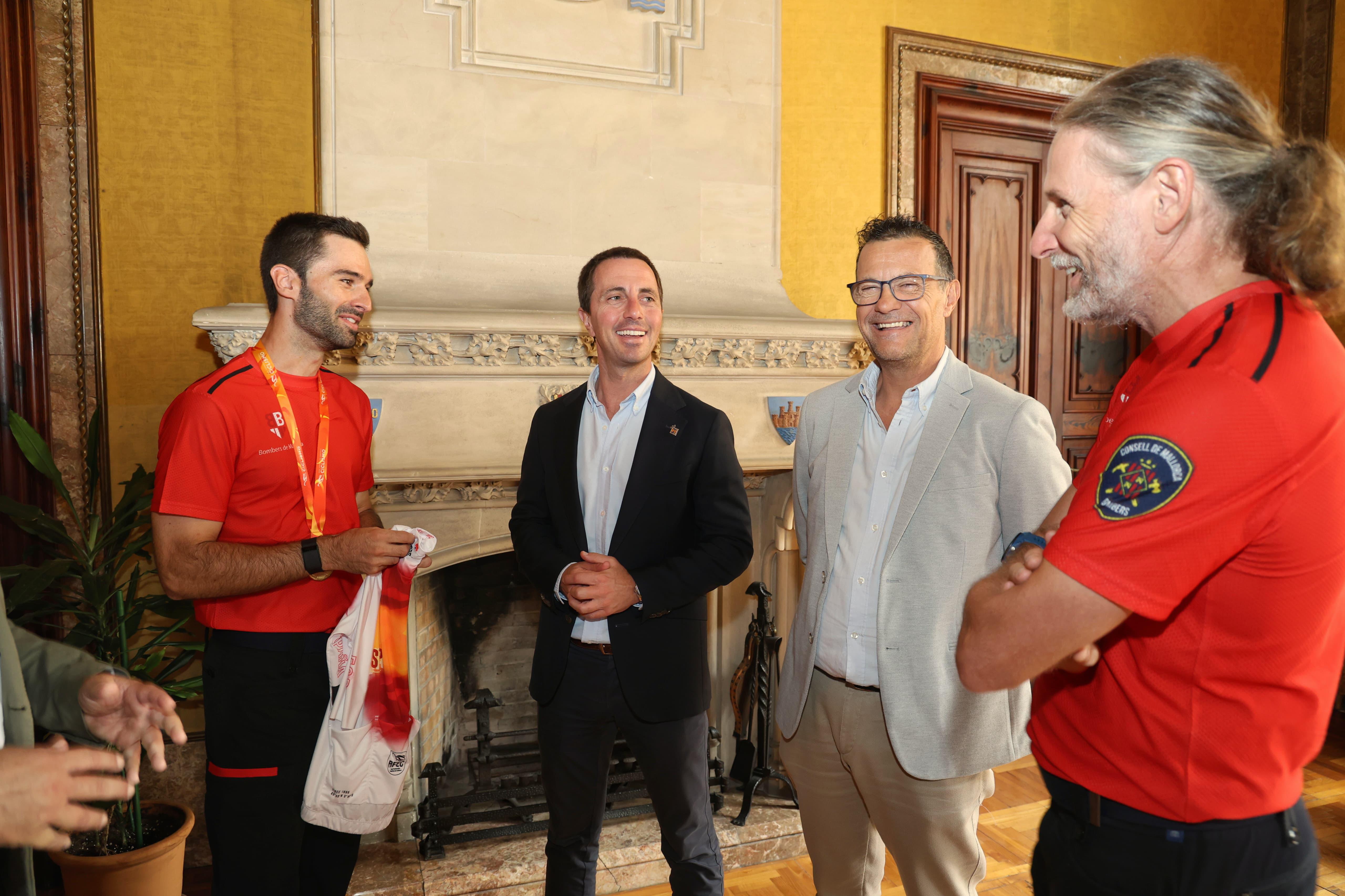 Homenatge al bomber Lluís Borràs, campió d’Espanya de CRI Màster 30.