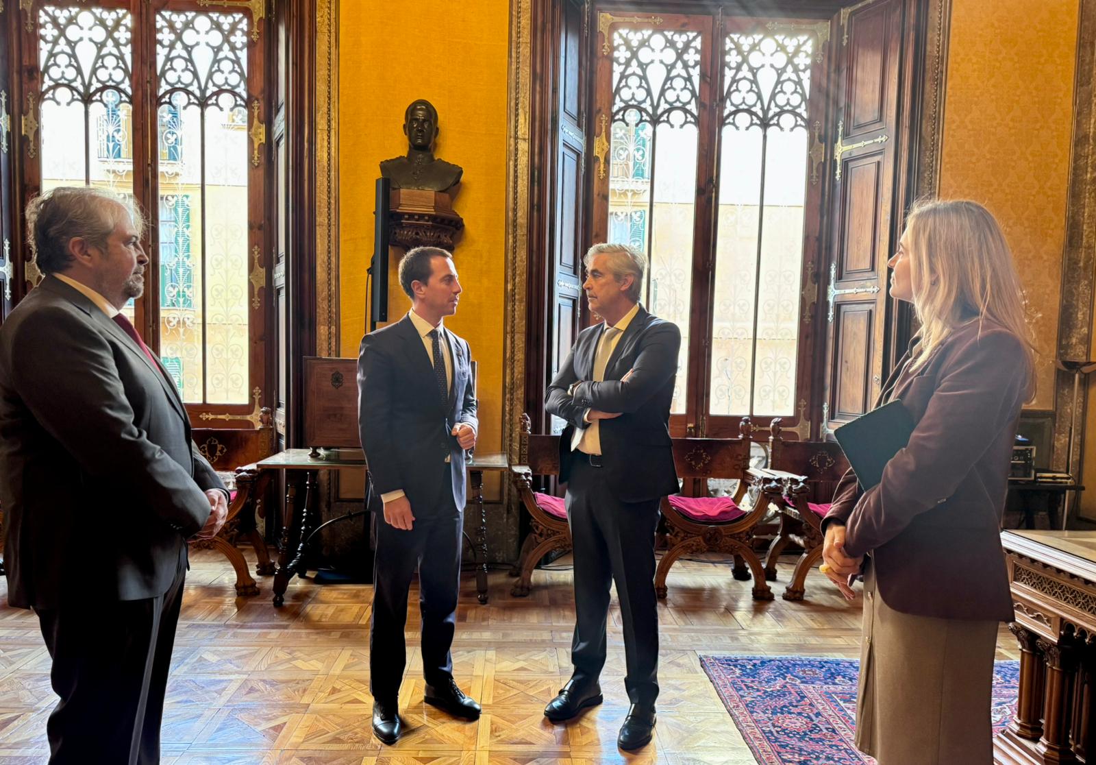 El president Llorenç Galmés rep en audiència el nou degà del Cos Consular a les Illes Balears.