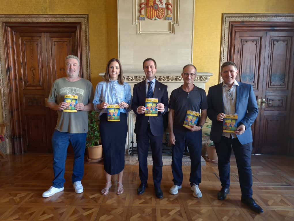 El president Galmés rep en audiència els representants de Sa Xerxa de Teatre Infantil i Juvenil de les Illes Balears.