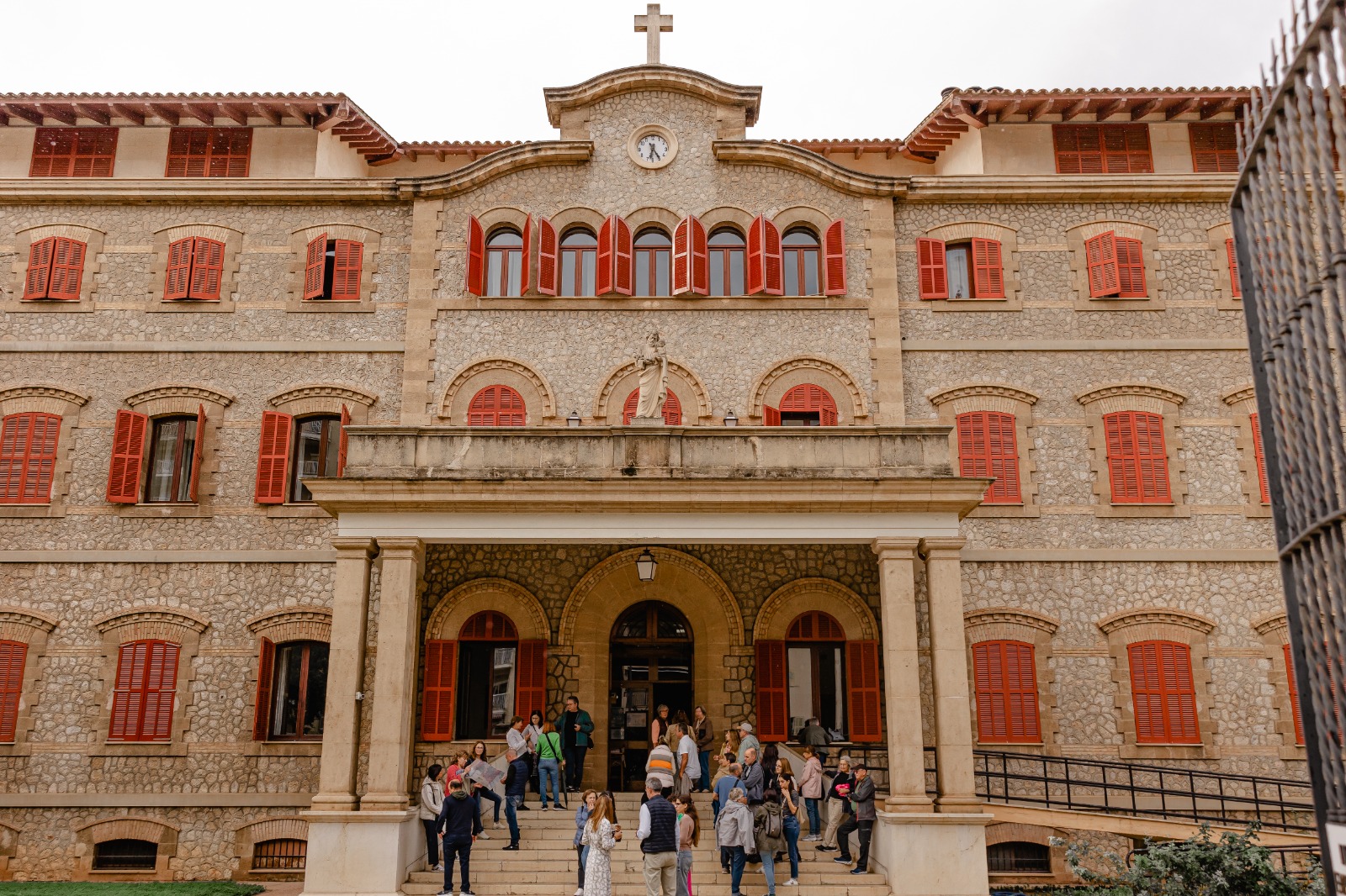 Edifici de les Germanetes dels Pobres.