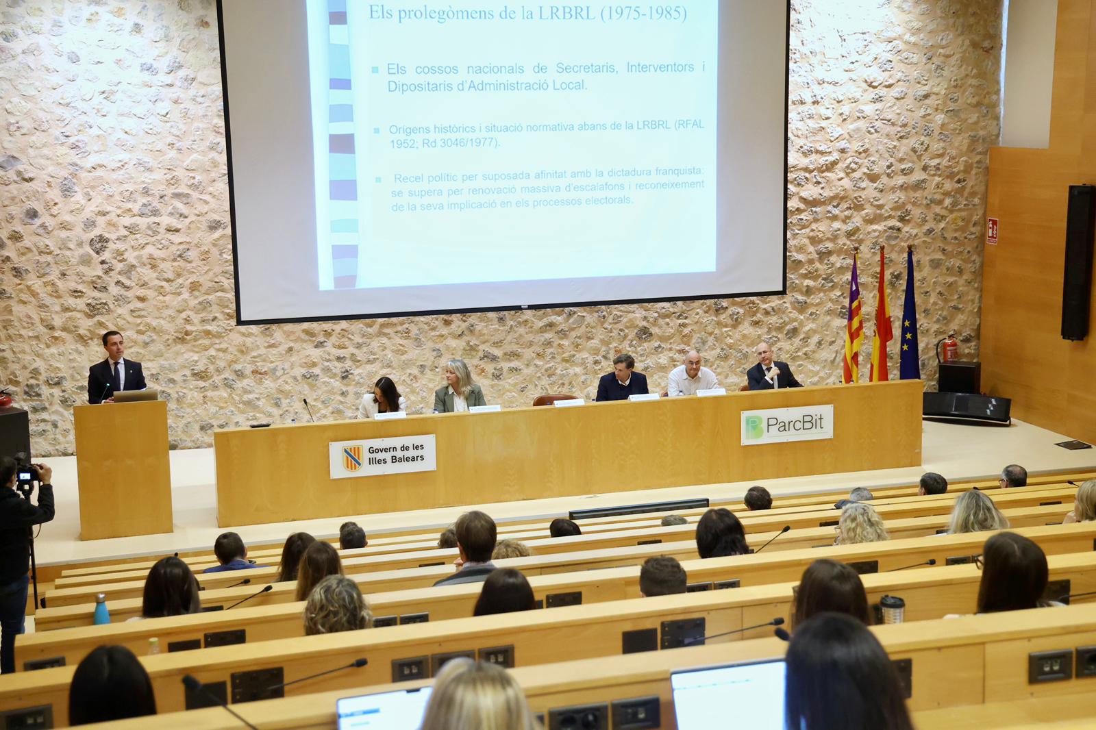 El Consell de Mallorca celebra el 40 aniversario de la aprobación de la Carta Europea de Autonomía Local y de la Ley reguladora de las bases de régimen local.