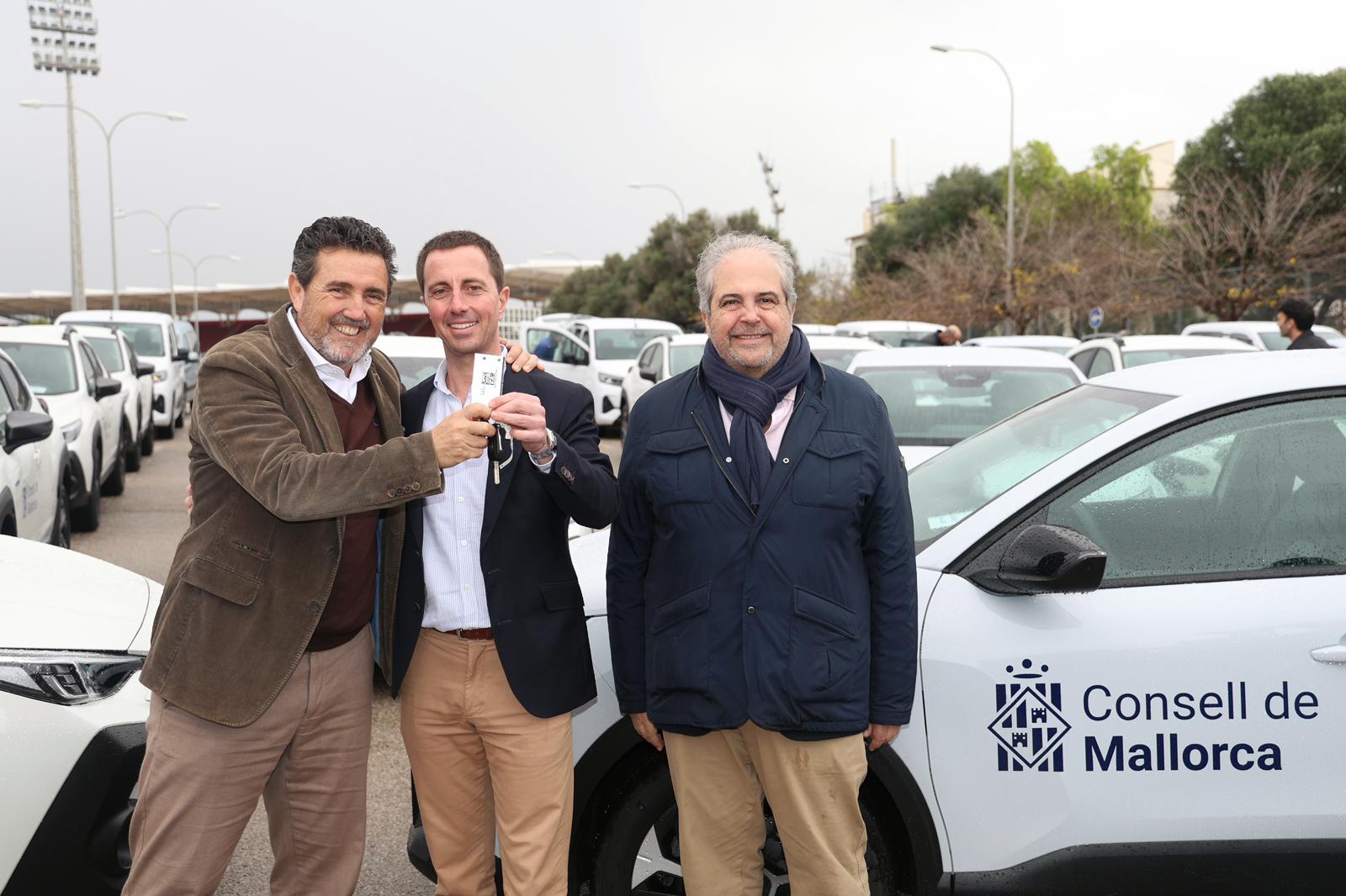 El Consell de Mallorca lliura 53 vehicles polivalents per a actuacions d’emergència a tots els ajuntaments de la Part Forana.
