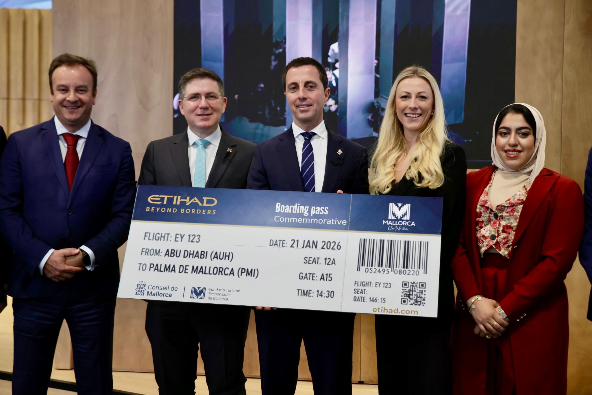 Reunión de la delegación del Consell de Mallorca con la aerolínea Etihad en FITUR.
