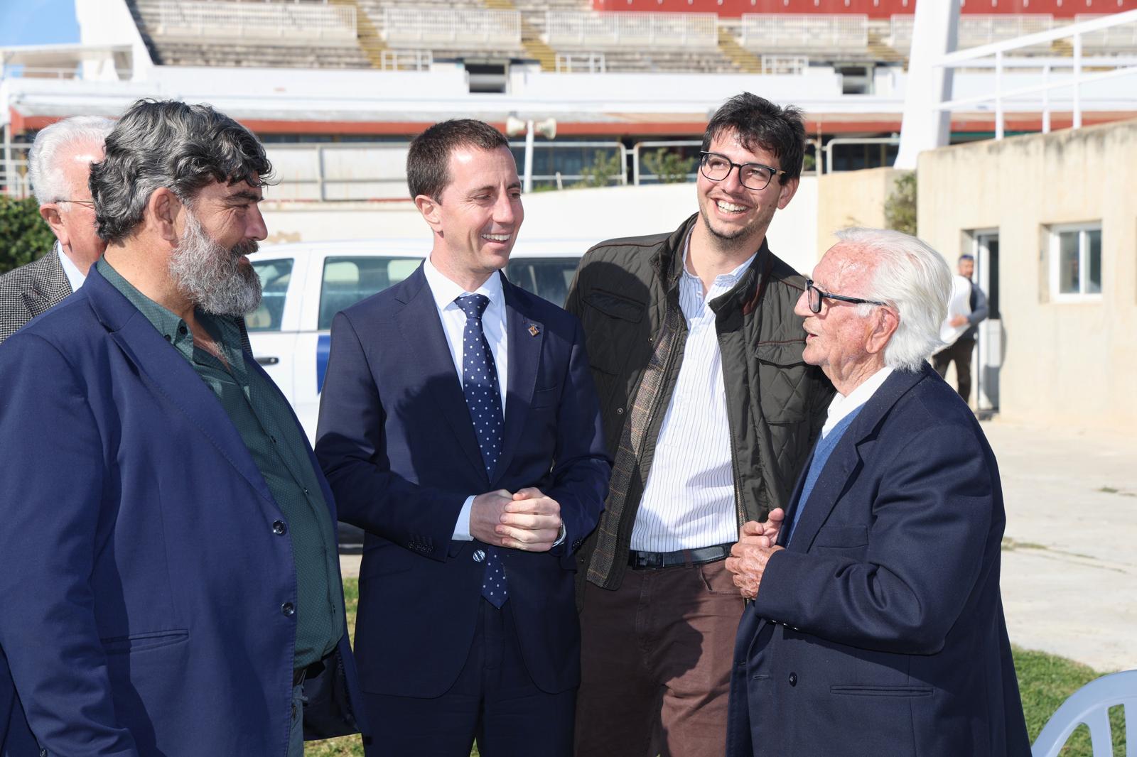 El president del Consell de Mallorca, Llorenç Galmés, i el conseller de Medi Ambient, Medi Rural i Esports, Pedro Bestard, a la presentació de la Fira de la caça i el món rural.