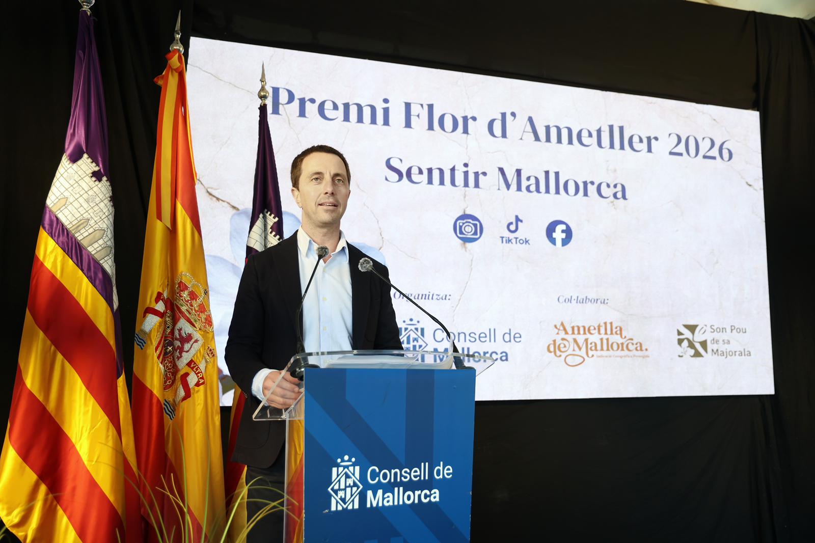 El presidente del Consell de Mallorca, Llorenç Galmés, en la entrega del V premio Flor d’Ametler.