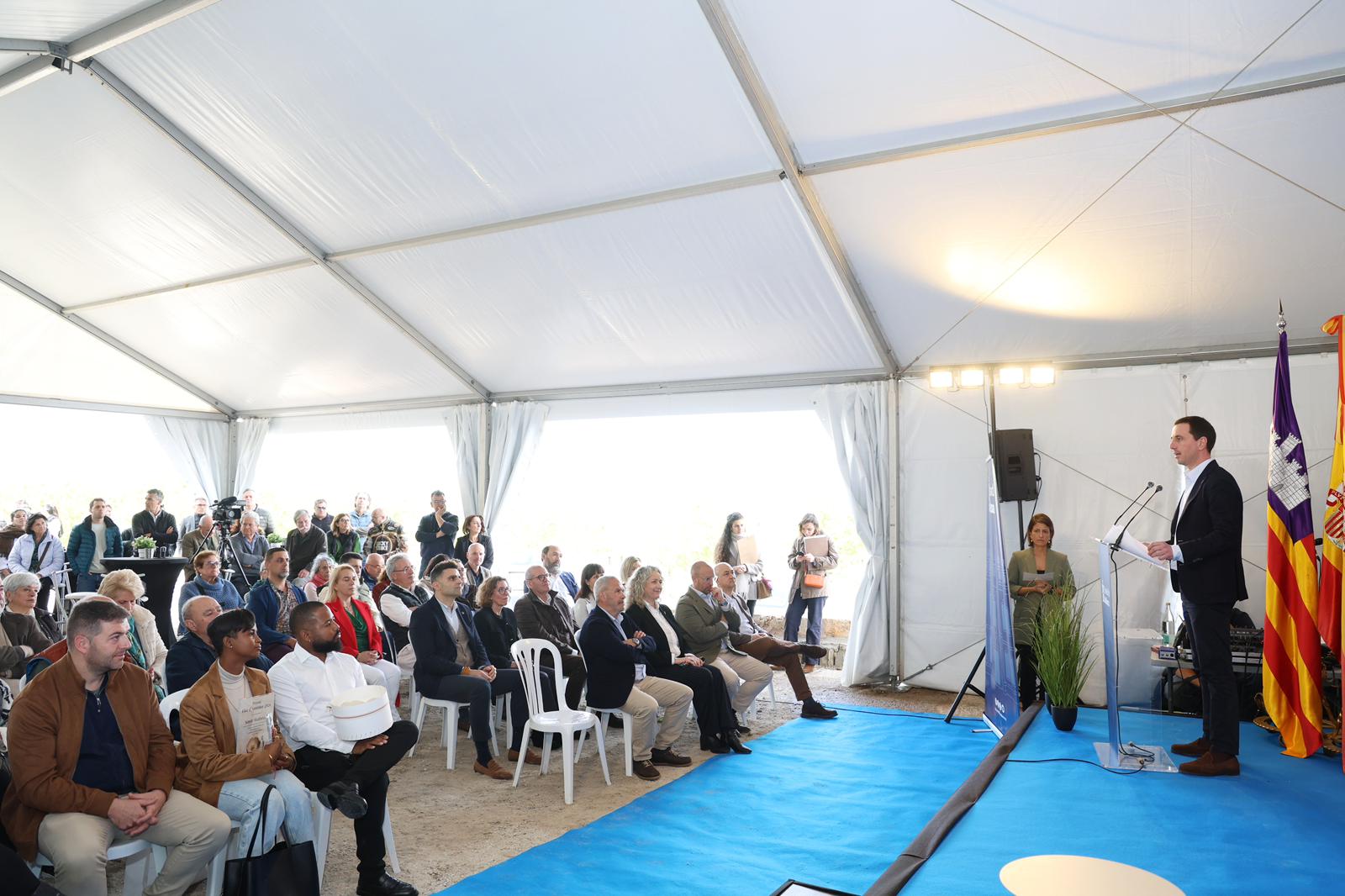 El presidente del Consell de Mallorca, Llorenç Galmés, en la entrega del V premio Flor d’Ametler.
