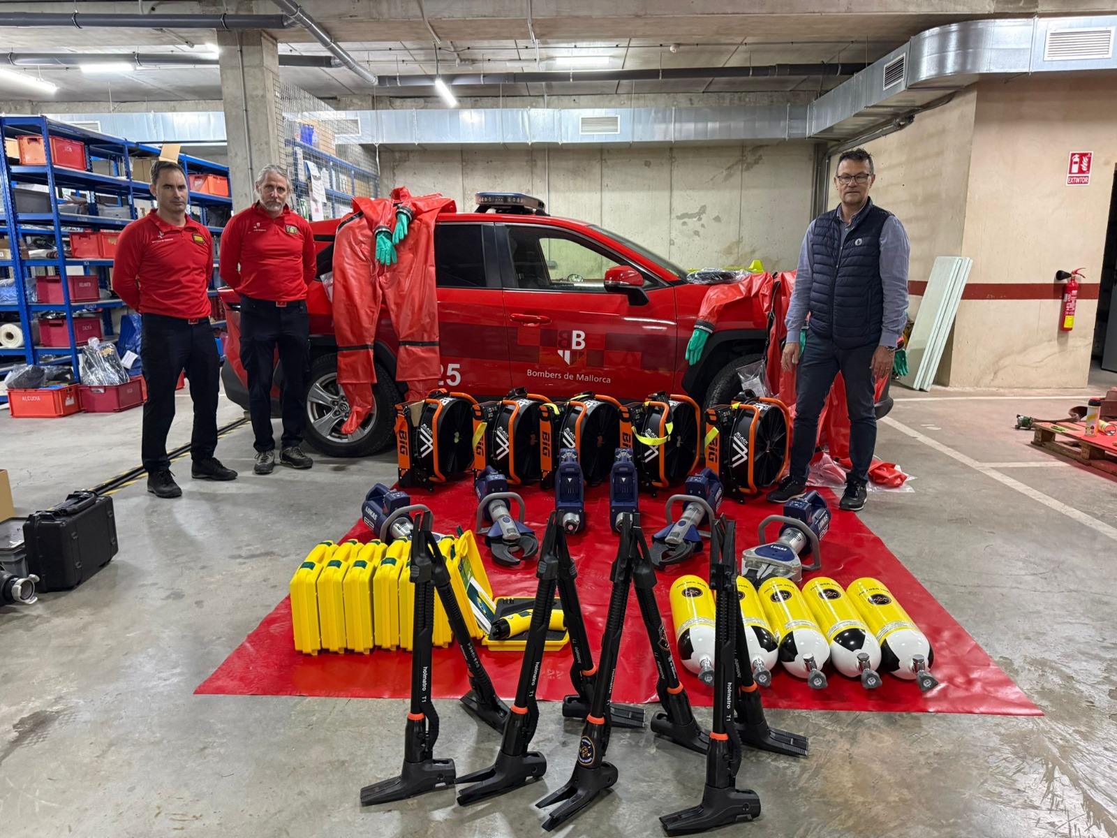 El Servicio de Bomberos de Mallorca presenta el nuevo equipamiento operativo.