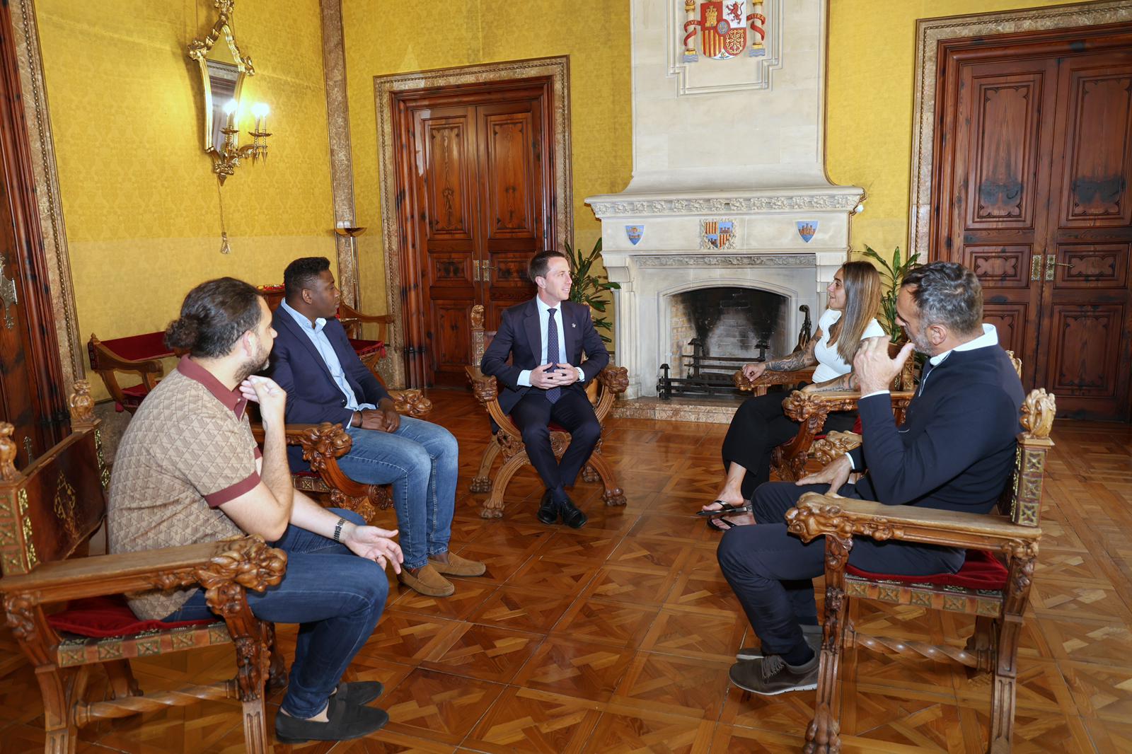 El presidente Galmés recibe a la boxeadora Farah El Bousairi.