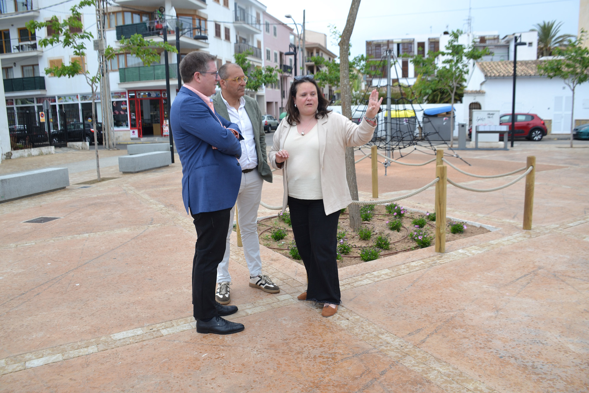 Imágenes visita la plaza del Carme