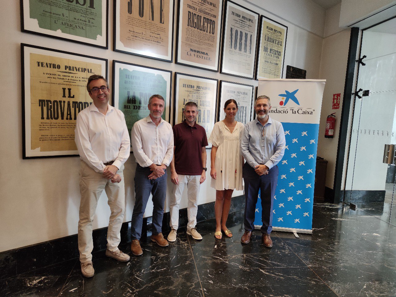 Firma del convenio entre el Teatre Principal y la Fundación 