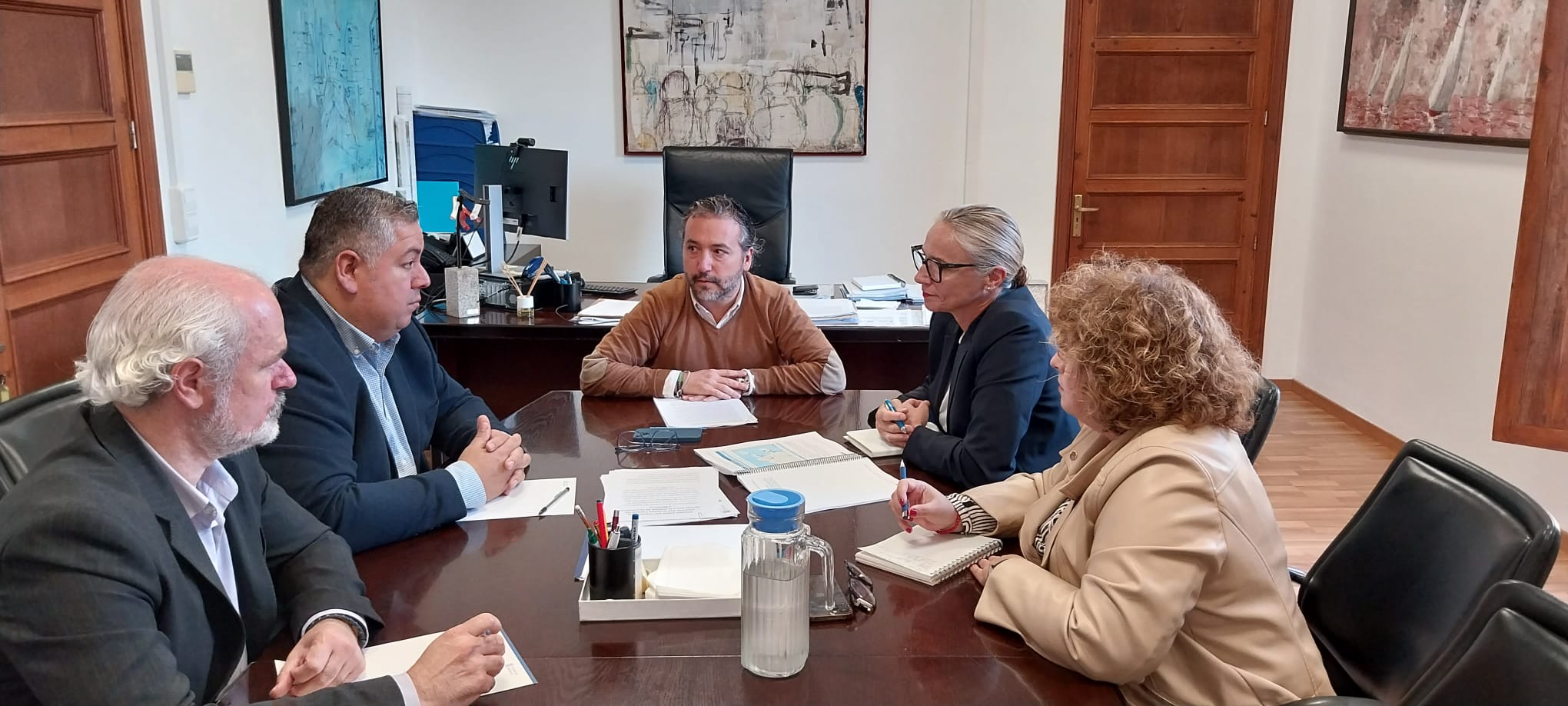 Imatge de la trobada entre el Consell de Mallorca i la Federació Hotelera.