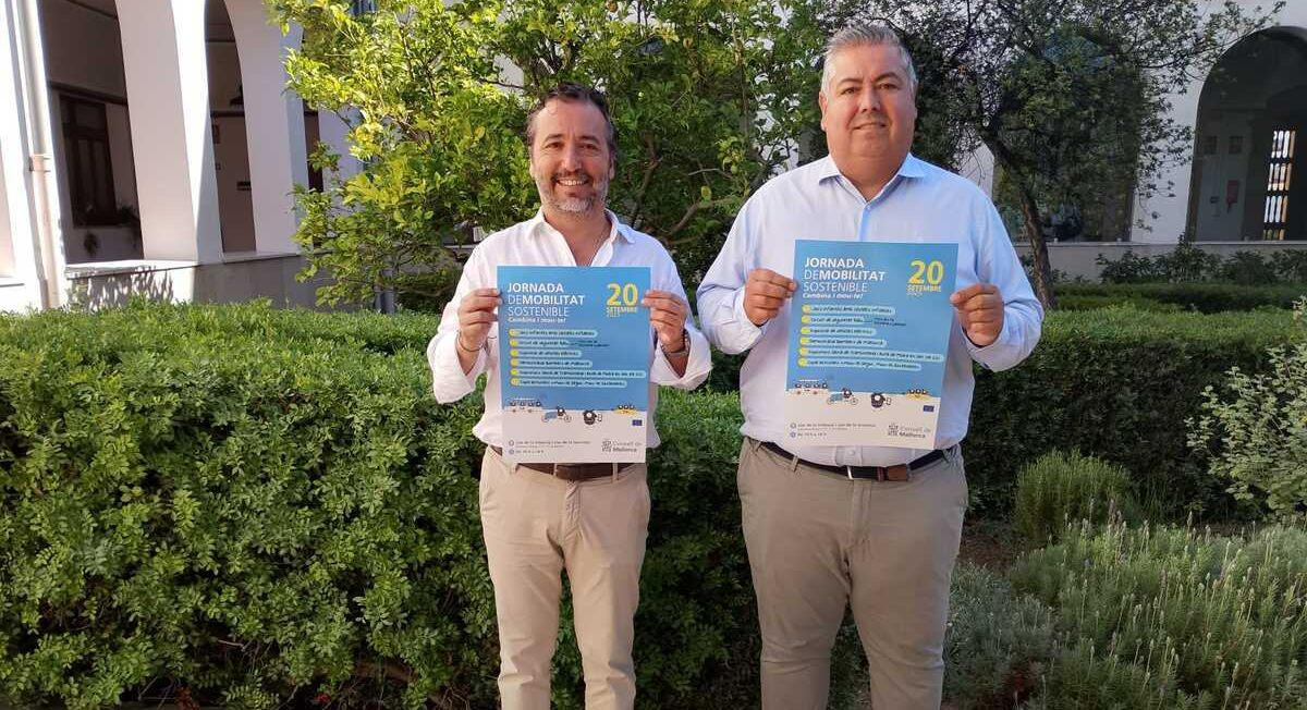 El conseller de Territori, Mobilitat i Infraestructures, Fernando Rubio, i el Director Insular de Mobilitat i Activitats, Rafel Oliver, presenten la Jornada de Mobilitat Sostenible.