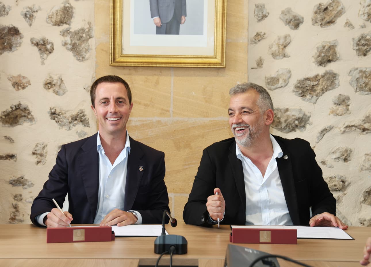 EL Planejament urbanístic de Sencelles no s'havia canviat des de fa 30 anys, aquest conveni el modernitzarà i adaptarà a les lleis actuals.