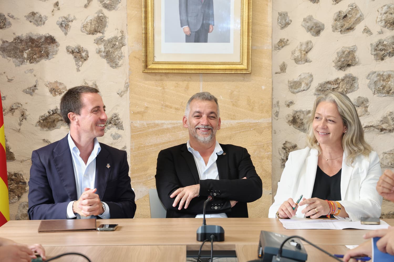 El consistori també s'ha reunit avui amb el Departament de Promoció Econòmica i Desenvolupament local del Consell.