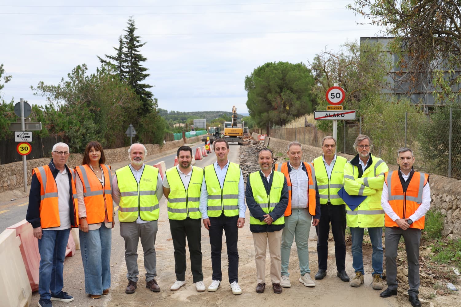 Es tracta d’una nova via situada entre l’Avinguda de la Constitució i el camí vell d’Orient amb una llargària de 500 metres.