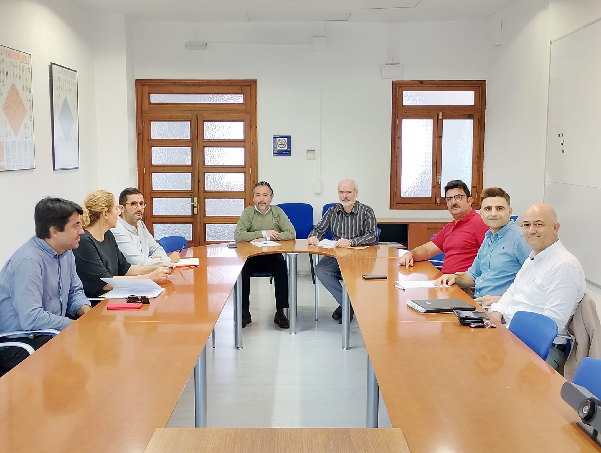 El Conseller de Territori tiende la mano a los representantes de los grupos políticos para consensuar un frente común que reclame los 230 millones del convenio de carreteras.