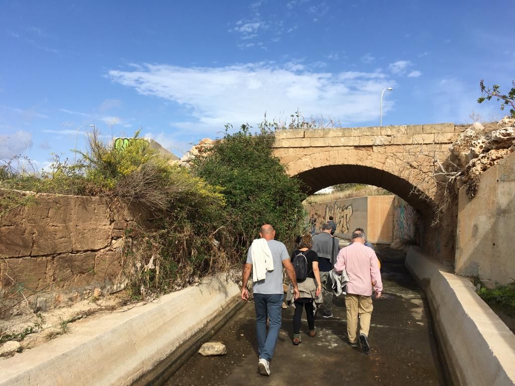 Membres del departament de Territori del Consell visiten el Torrent Gros durant el mes d’octubre de l’any 2019.