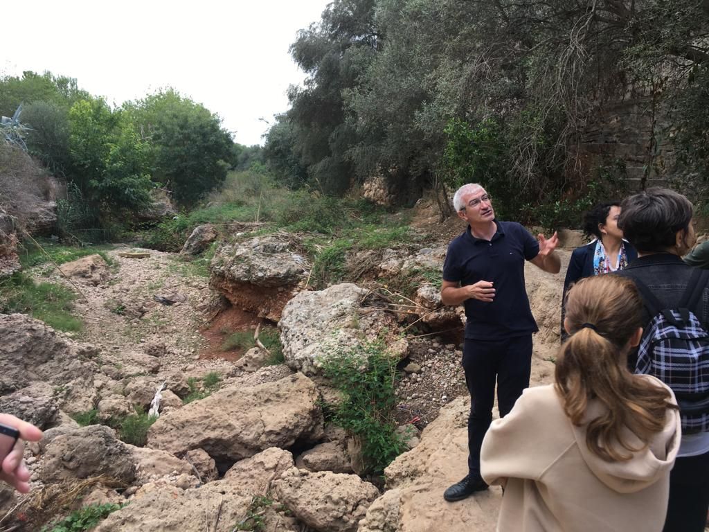 Membres del departament de Territori del Consell visiten el Torrent Gros durant el mes d’octubre de l’any 2019.