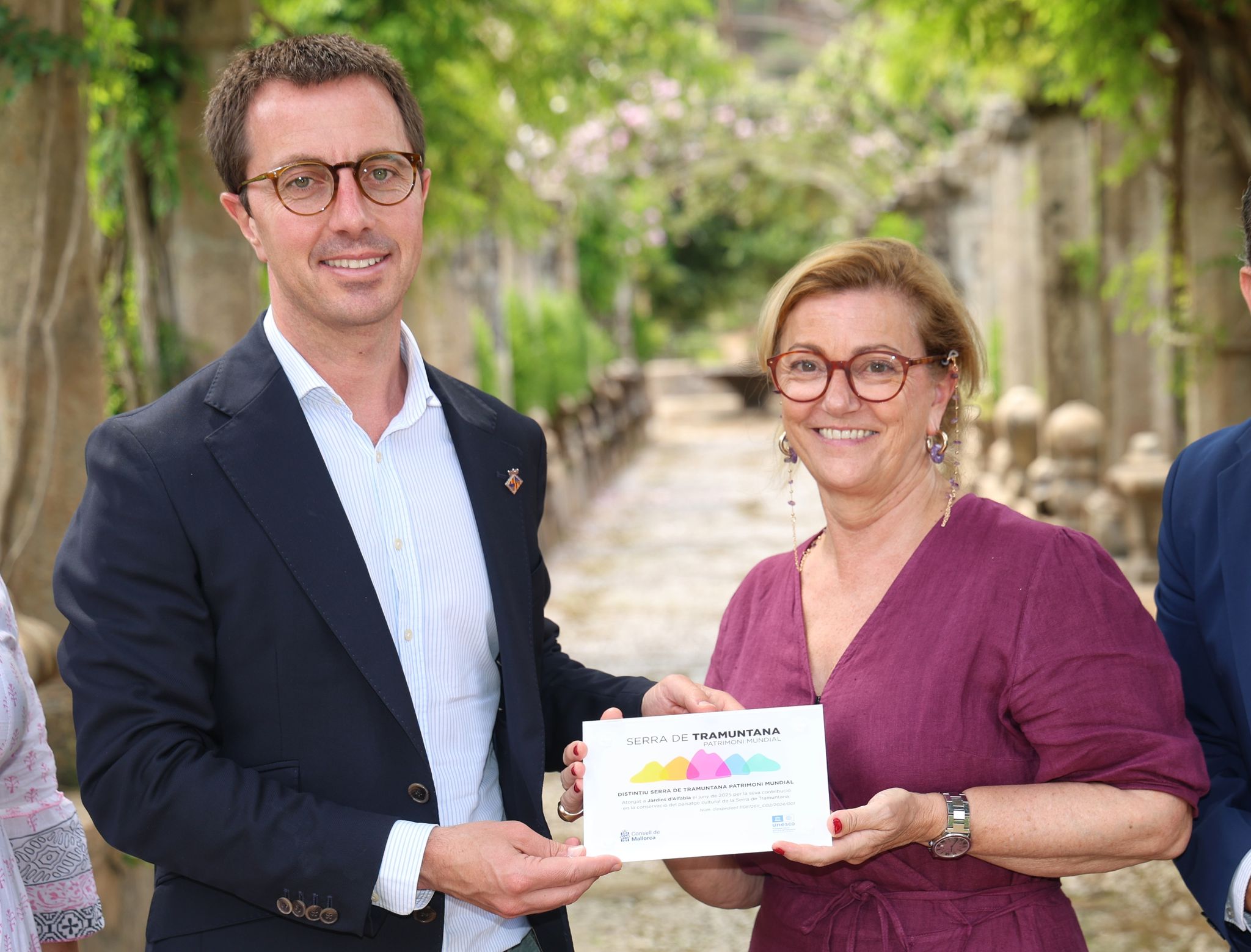 El president del Consell de Mallorca fa lliurament del Distintiu Serra de Tramuntana a Cristina Zaforteza