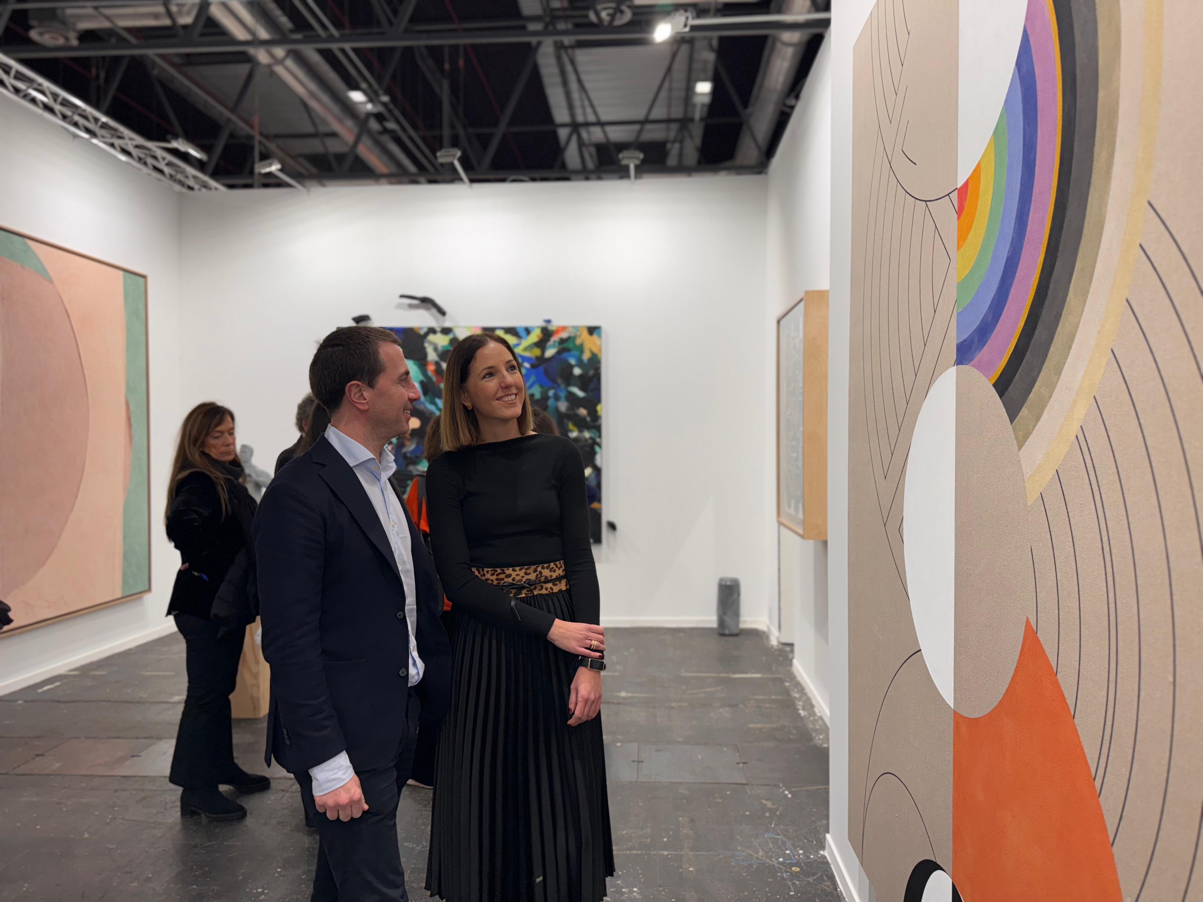Moment de la visita del president del Consell de Mallorca, Llorenç Galmés i la vicepresidenta i consellera de Cultura i Patrimoni, Antònia Roca a la fira internacional ARCO Madrid