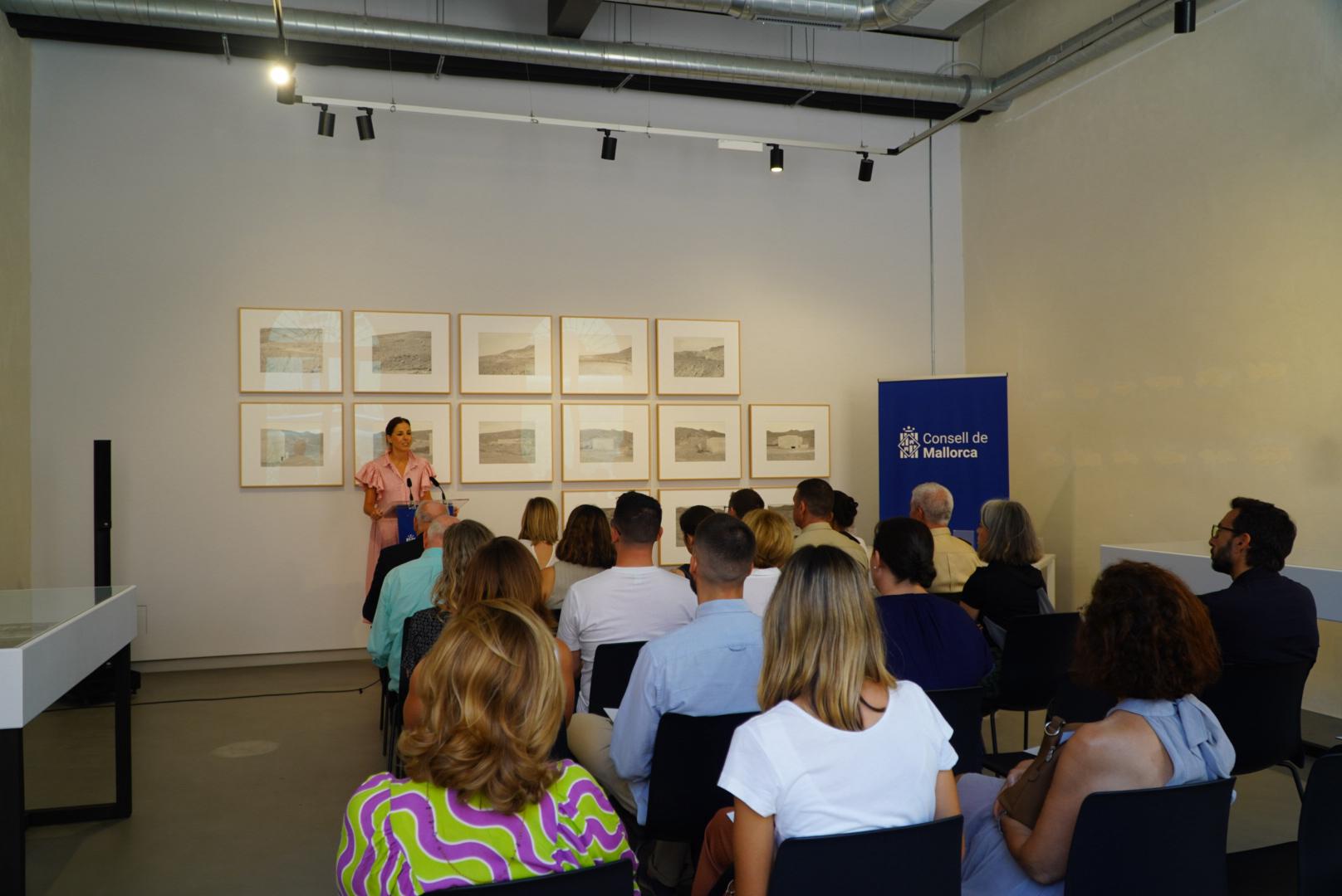 Entrega de plaques acreditatives de museus 