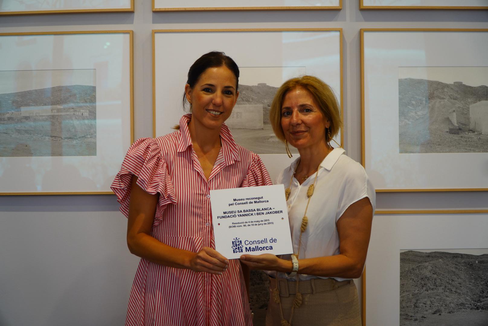 Entrega de plaques acreditatives de museus 