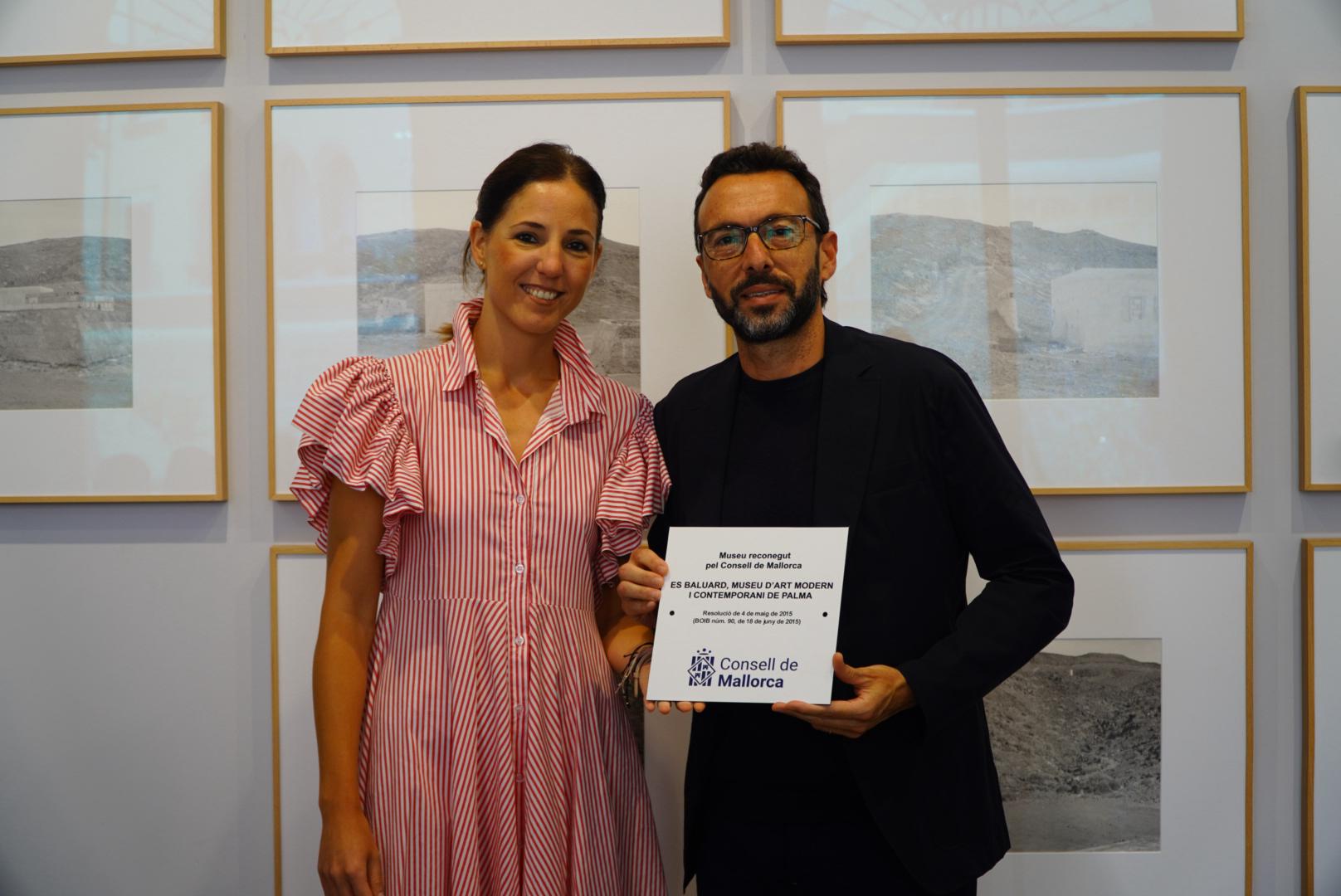 Entrega de plaques acreditatives de museus 