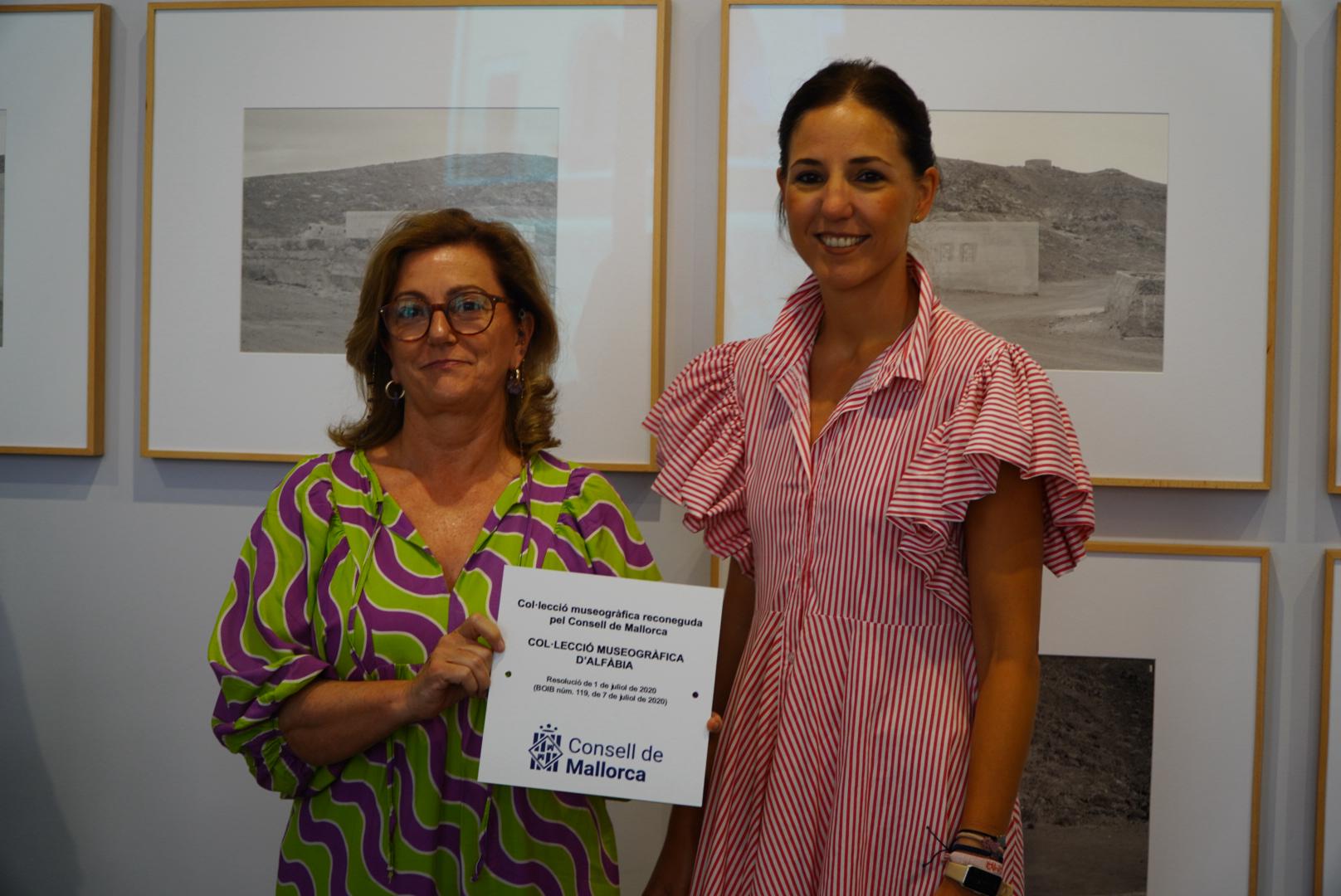 Entrega de plaques acreditatives de museus 