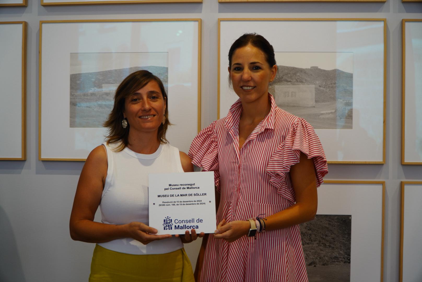 Entrega de plaques acreditatives de museus 