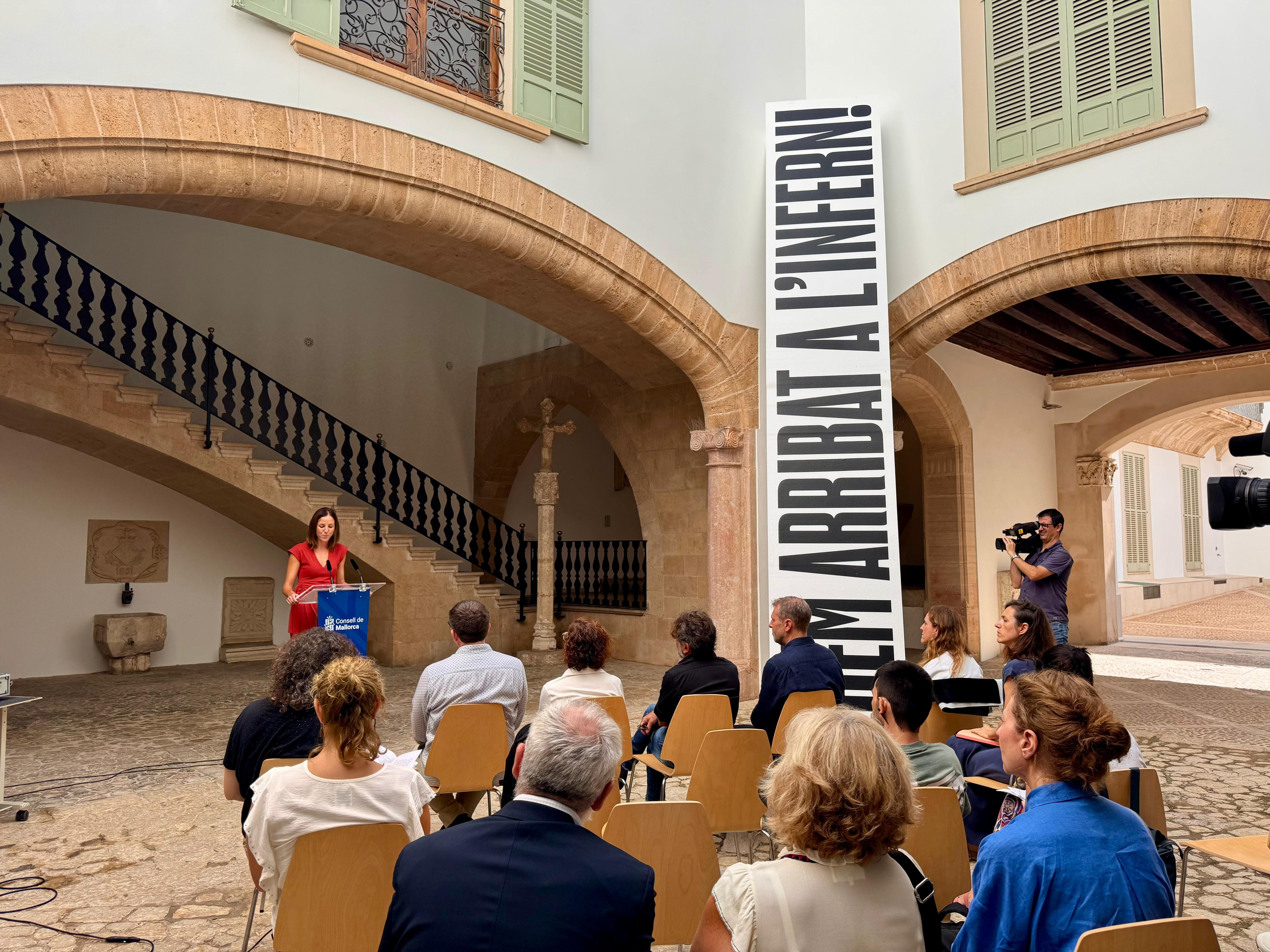 Presentación de la exposición «Bernardí Roig. Hem arribat a l’infern!»