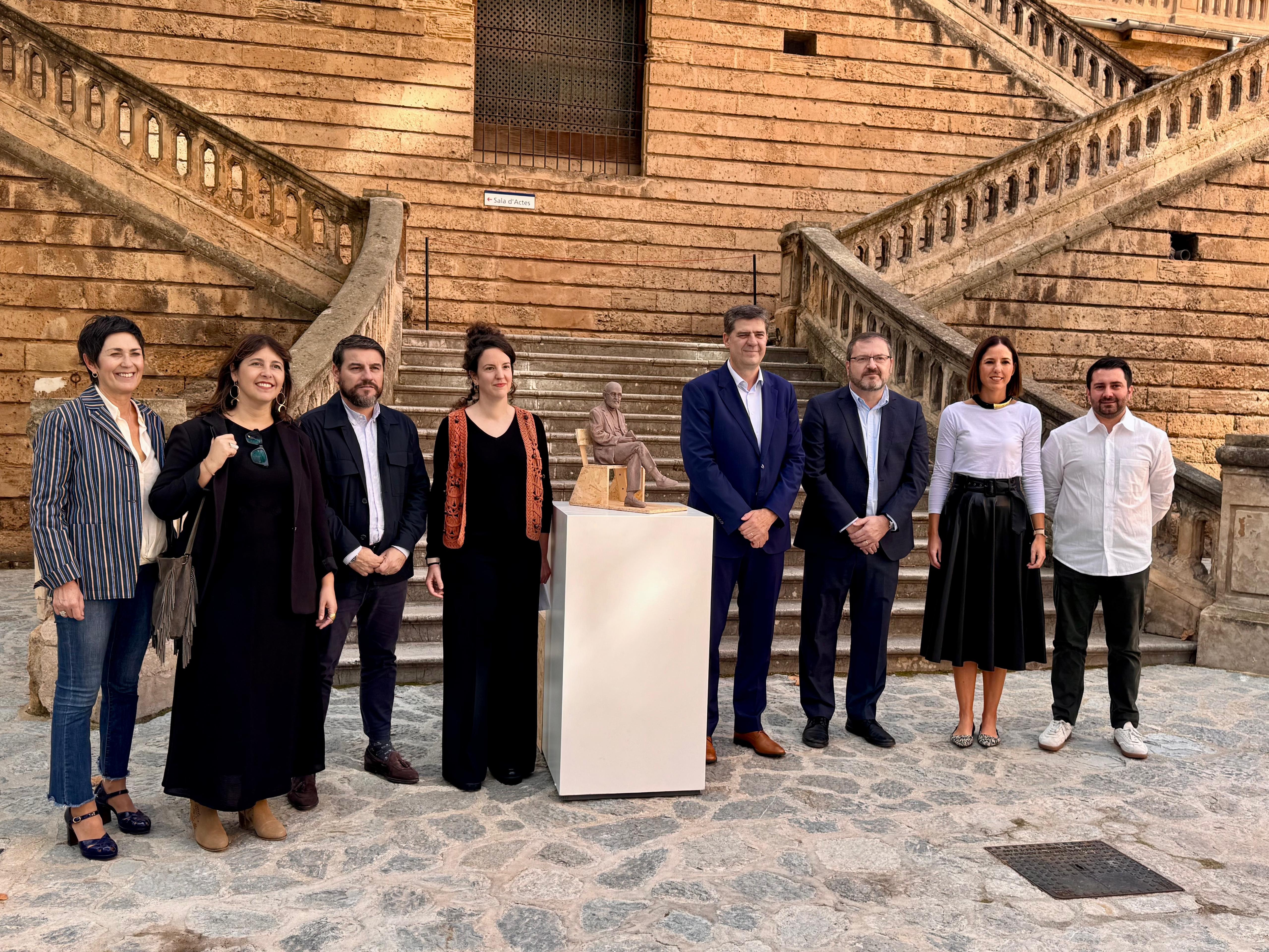 Presentación del proyecto de la escultura dedicada a Josep Maria Llompart