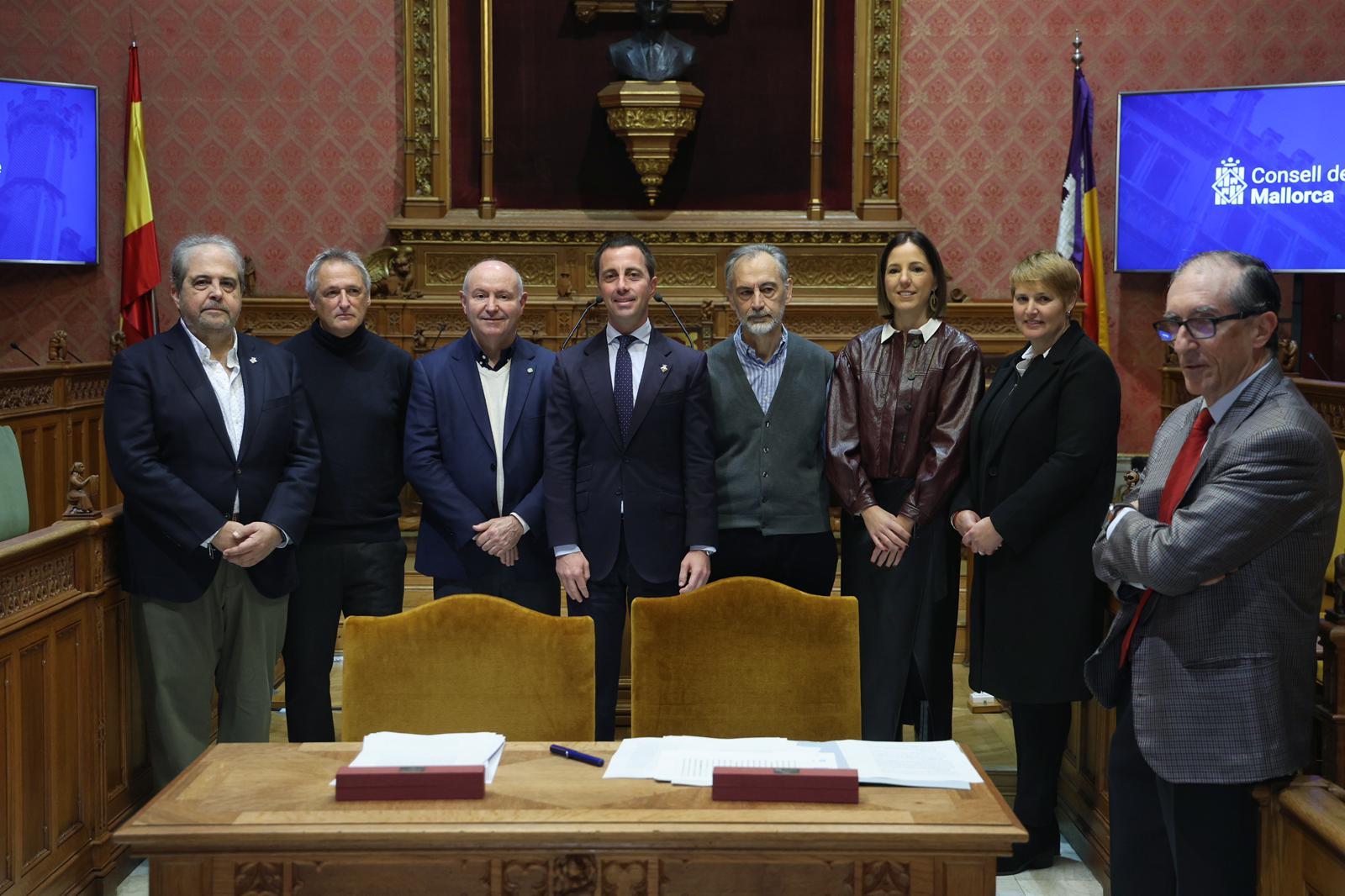 Signatura davant notari de la compra de Sa Fàbrica Nova de Sóller