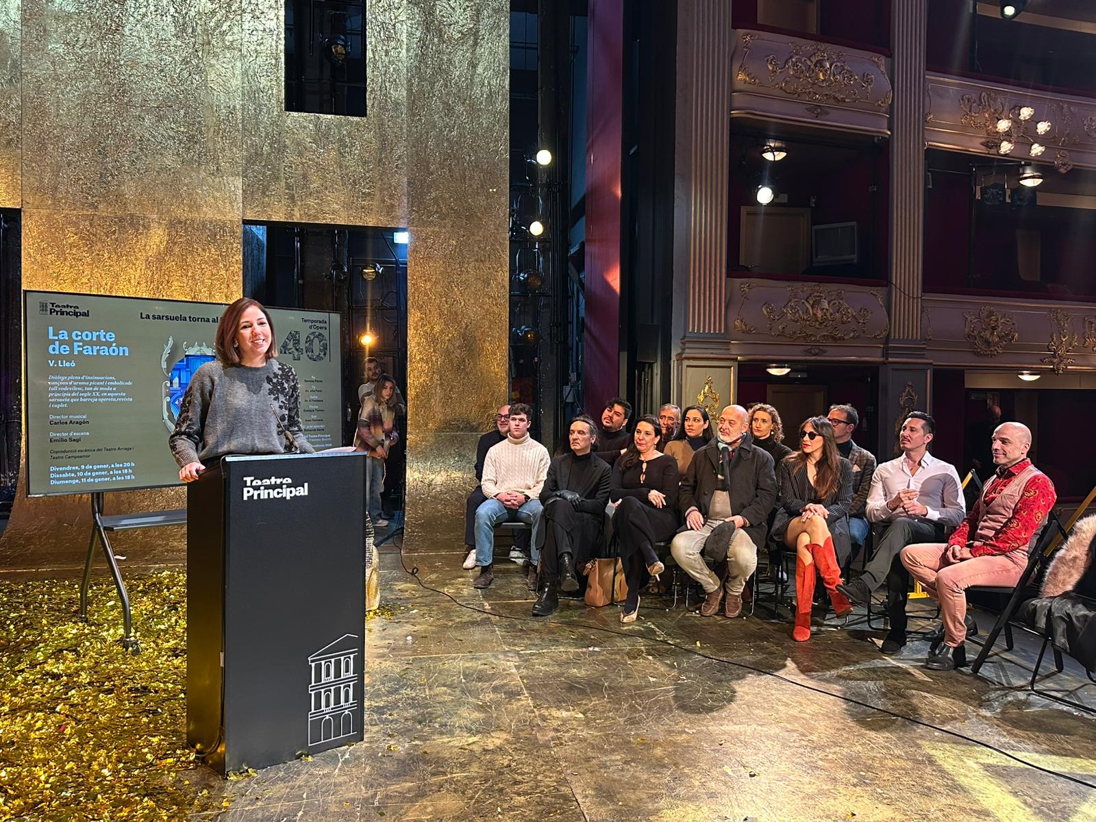 La vicepresidenta i consellera de Cultura i Patrimoni, Antònia Roca, al Teatre Principal