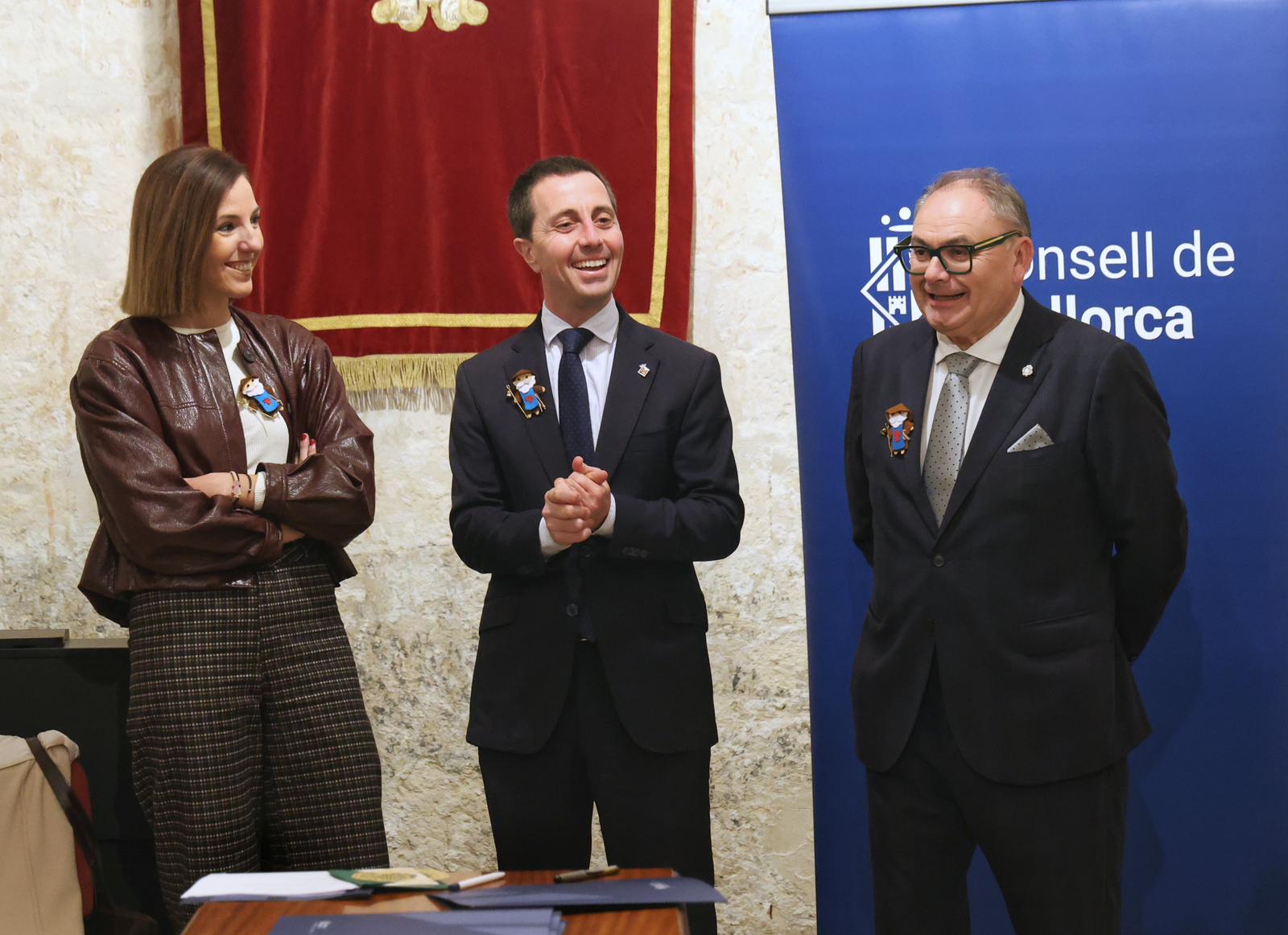 D'esquerra a dreta: la vicepresidenta del Consell de Mallorca, Antònia Roca; el president del Consell de Mallorca, Llorenç Galmés i el batle de Muro, Miquel Porquer