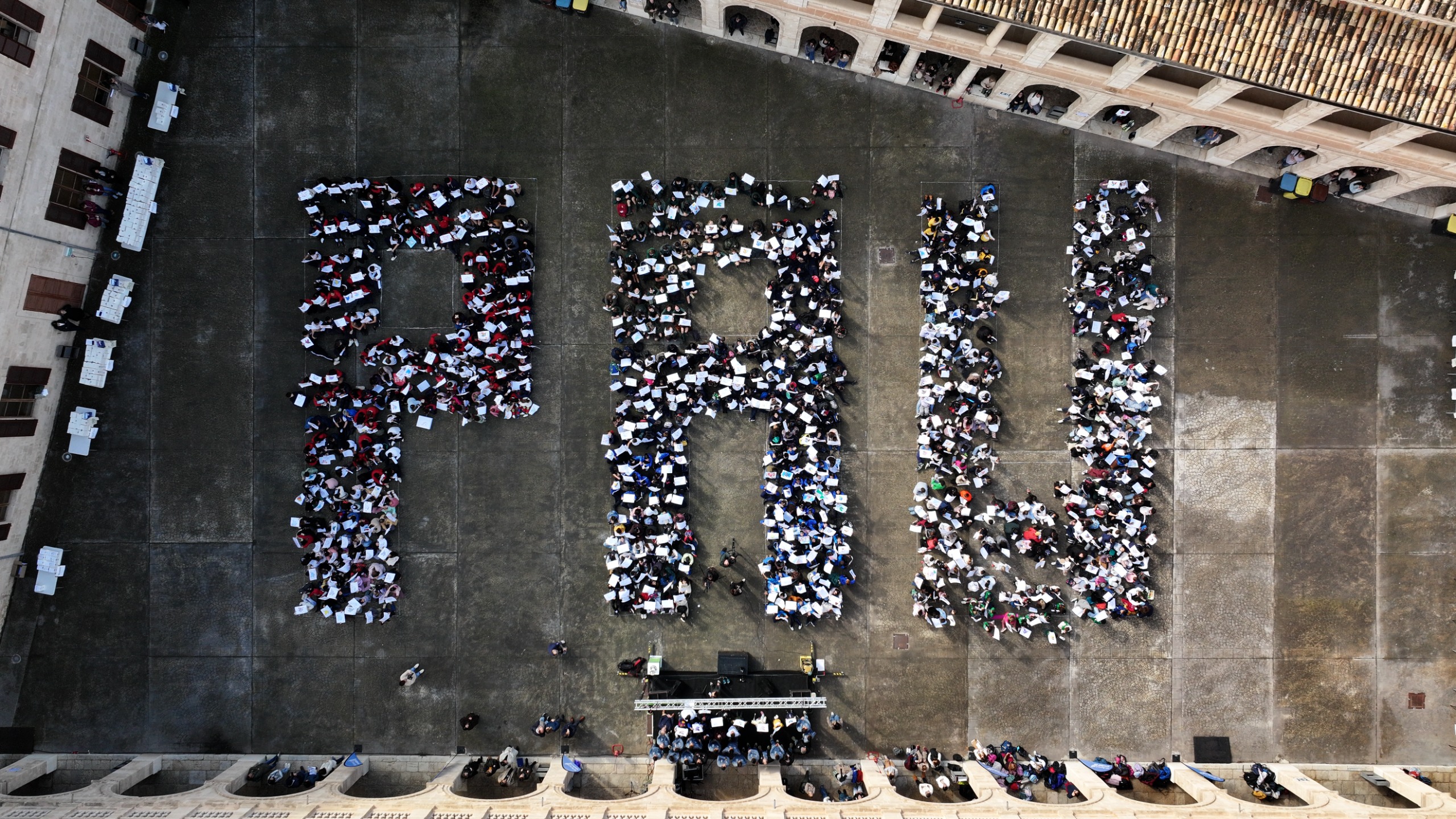 Celebració del Dia Escolar de la No-Violència i la Pau