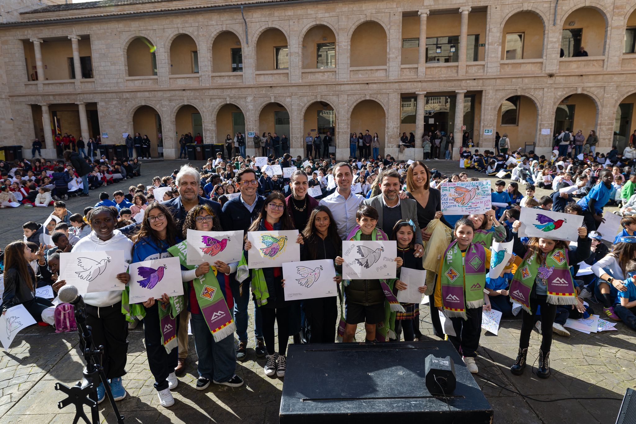 Celebración del Día Escolar de la No-Violencia y la Paz