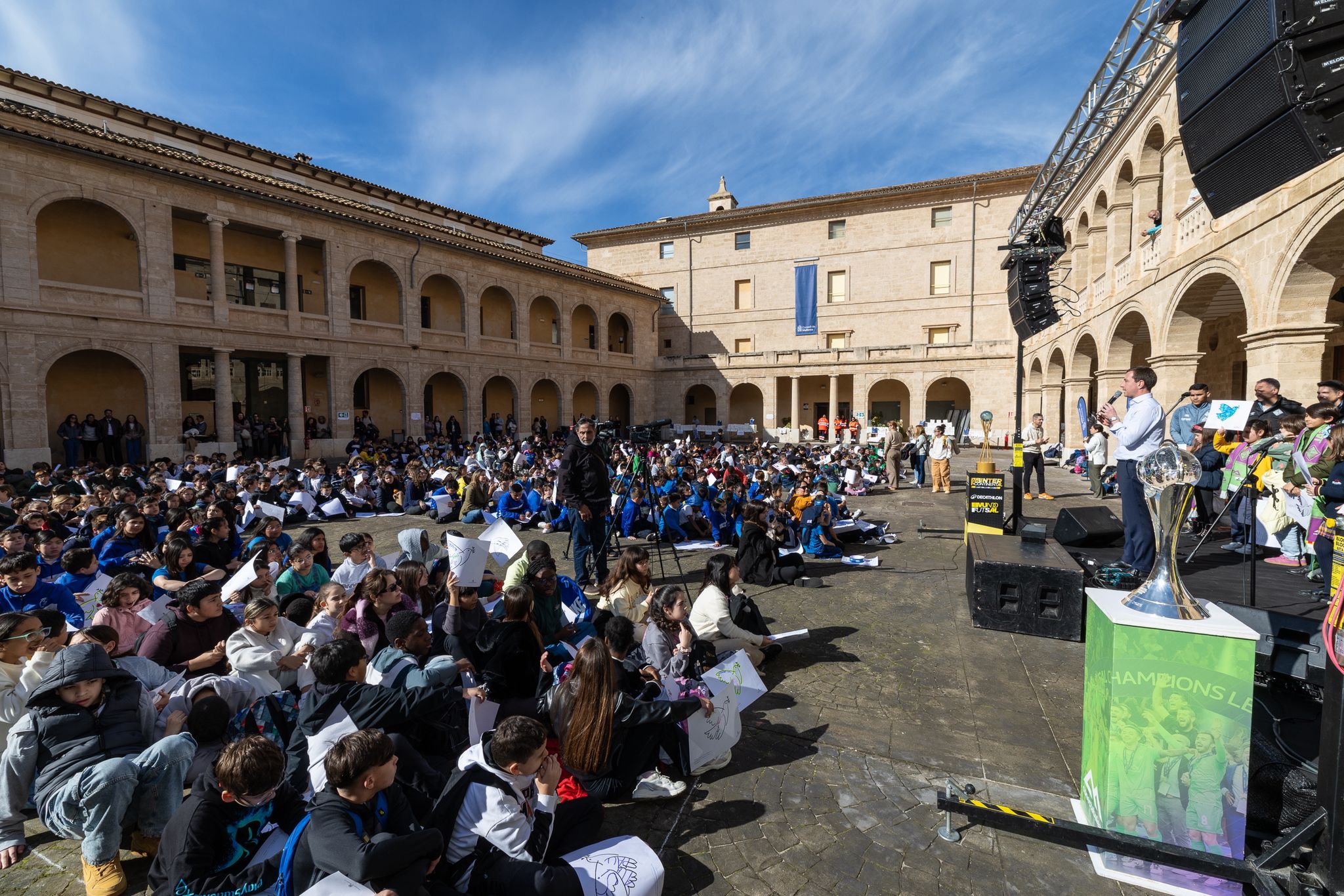 Celebració del Dia Escolar de la No-Violència i la Pau.