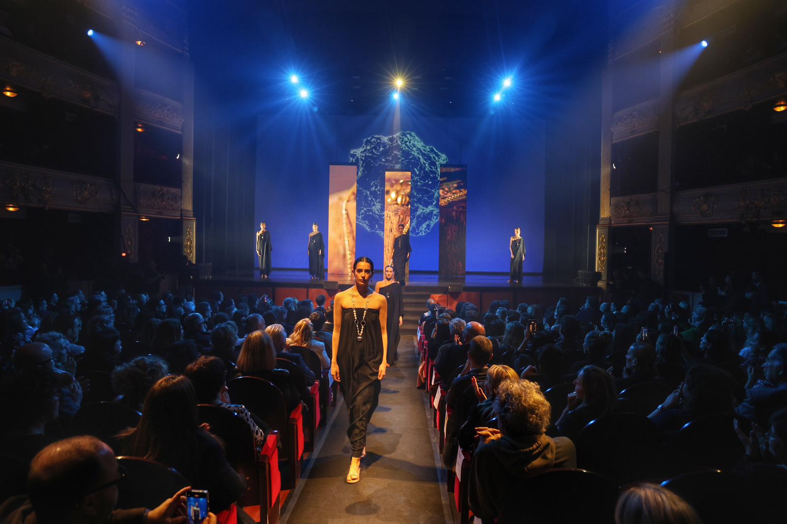 Gala Moda Artesana de Mallorca al Teatre Principal de Palma.